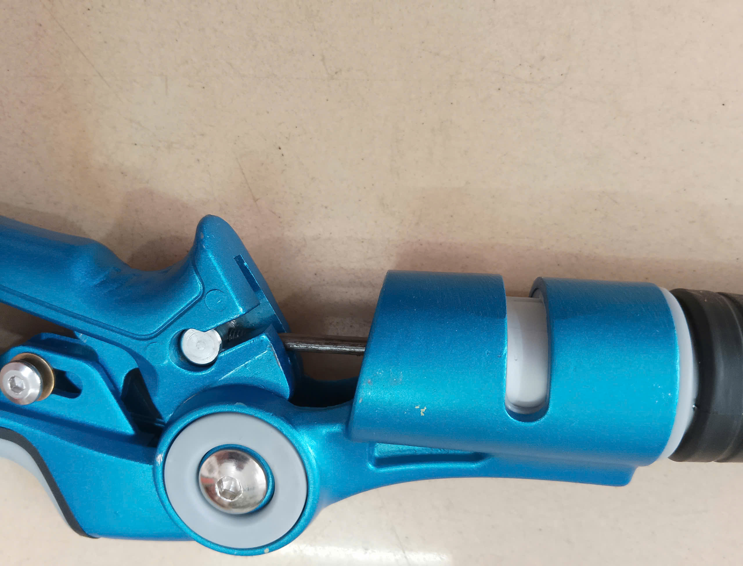 Hình ảnh 18 của mặt hàng Kéo cắt cành cao 4.2m C-Mart A0682