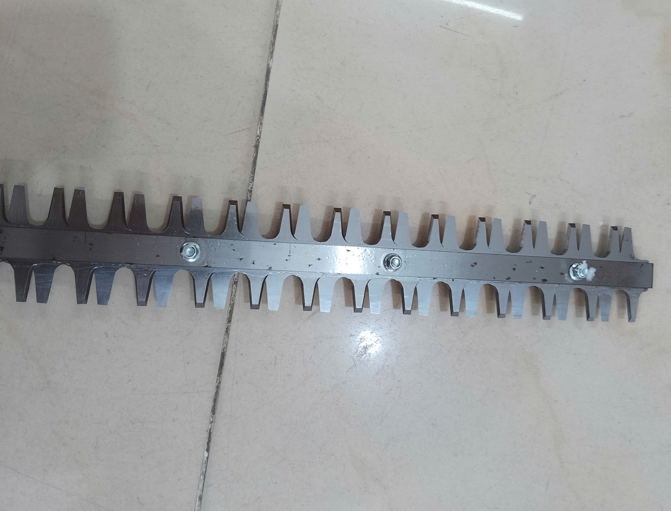 Hình ảnh 14 của mặt hàng Máy cưa cắt lá 21V C-Mart W0053