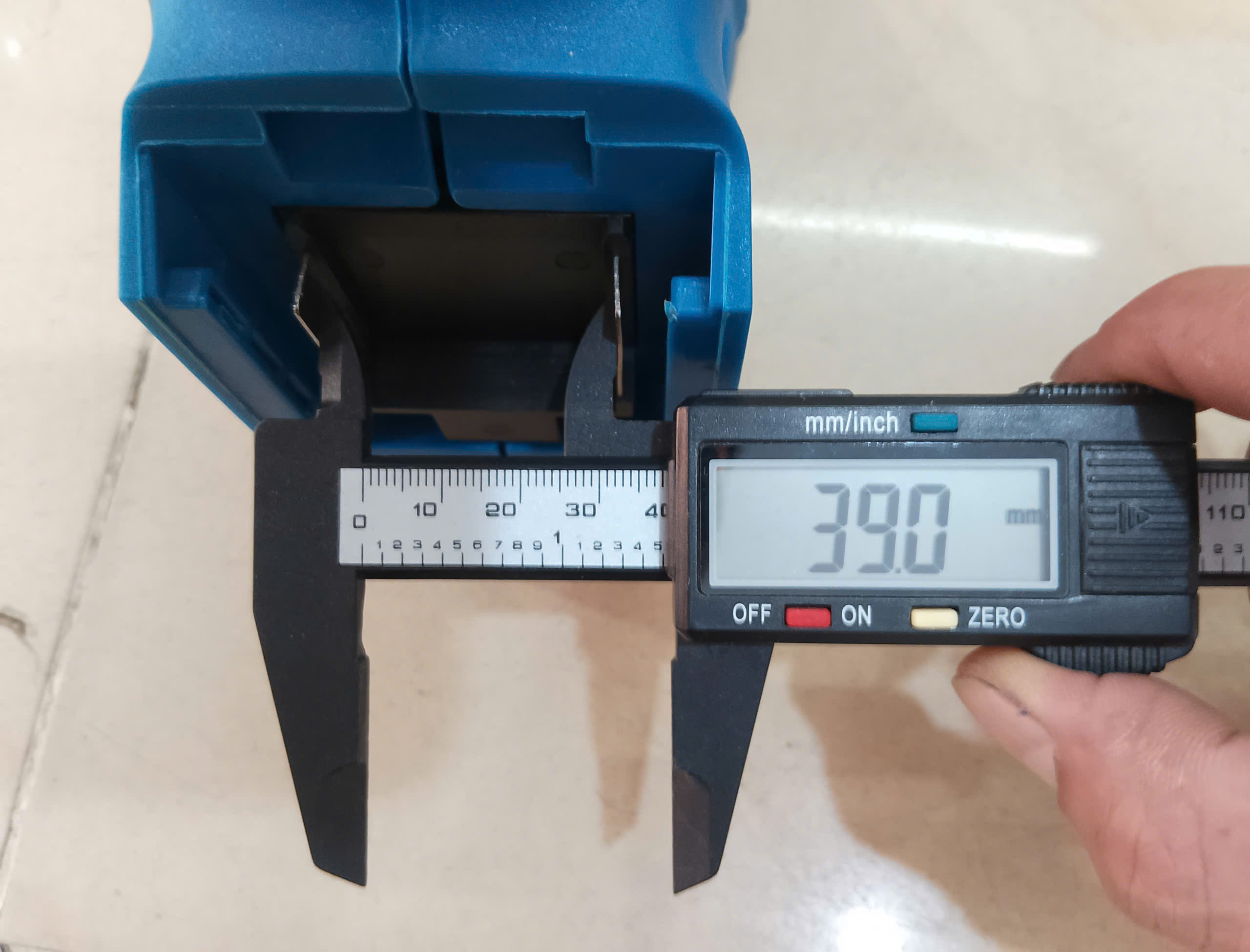 Hình ảnh 16 của mặt hàng Máy cưa cắt lá 21V C-Mart W0053