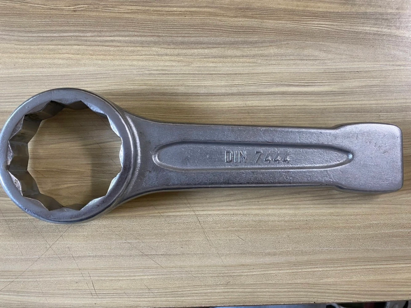 Hình ảnh 1 của mặt hàng Cà Lê Vòng Đóng Số 75 Wynns W2060M