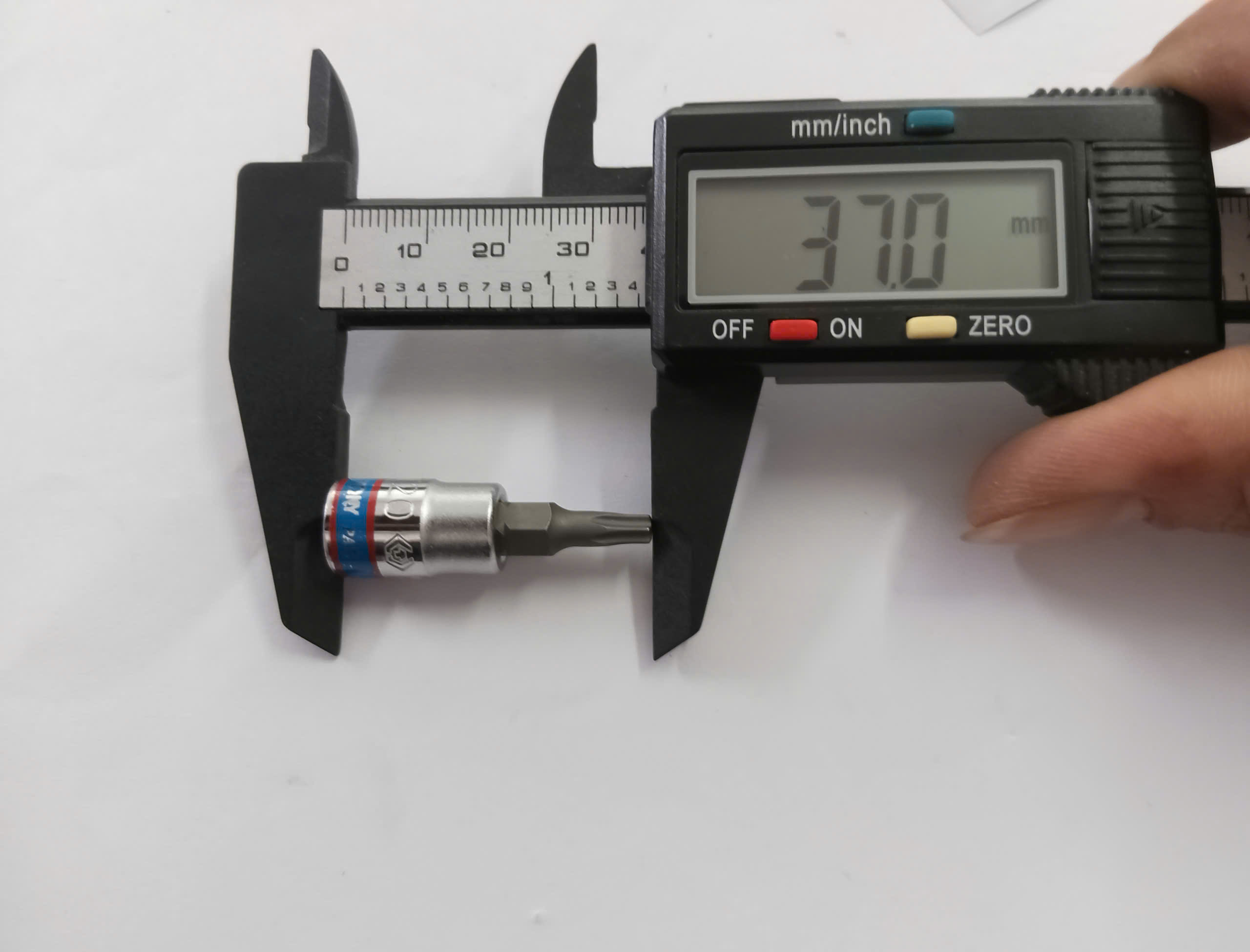 Hình ảnh 10 của mặt hàng Đầu tuýp 1/4 inch bit mũi sao T20x37mm Kingtony 203320