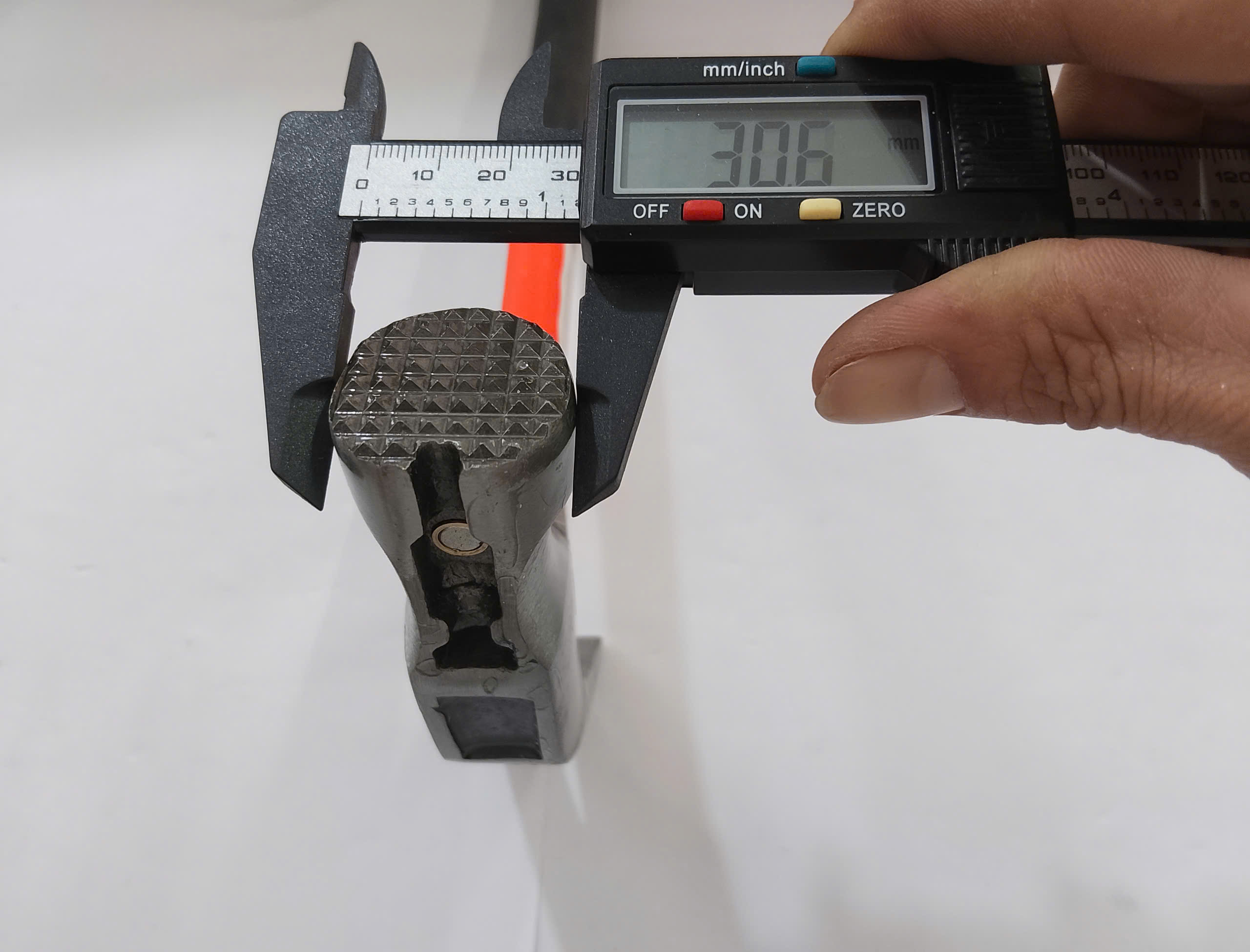 Hình ảnh 15 của mặt hàng Búa nhổ đinh đa năng đầu tròn 16oz Century