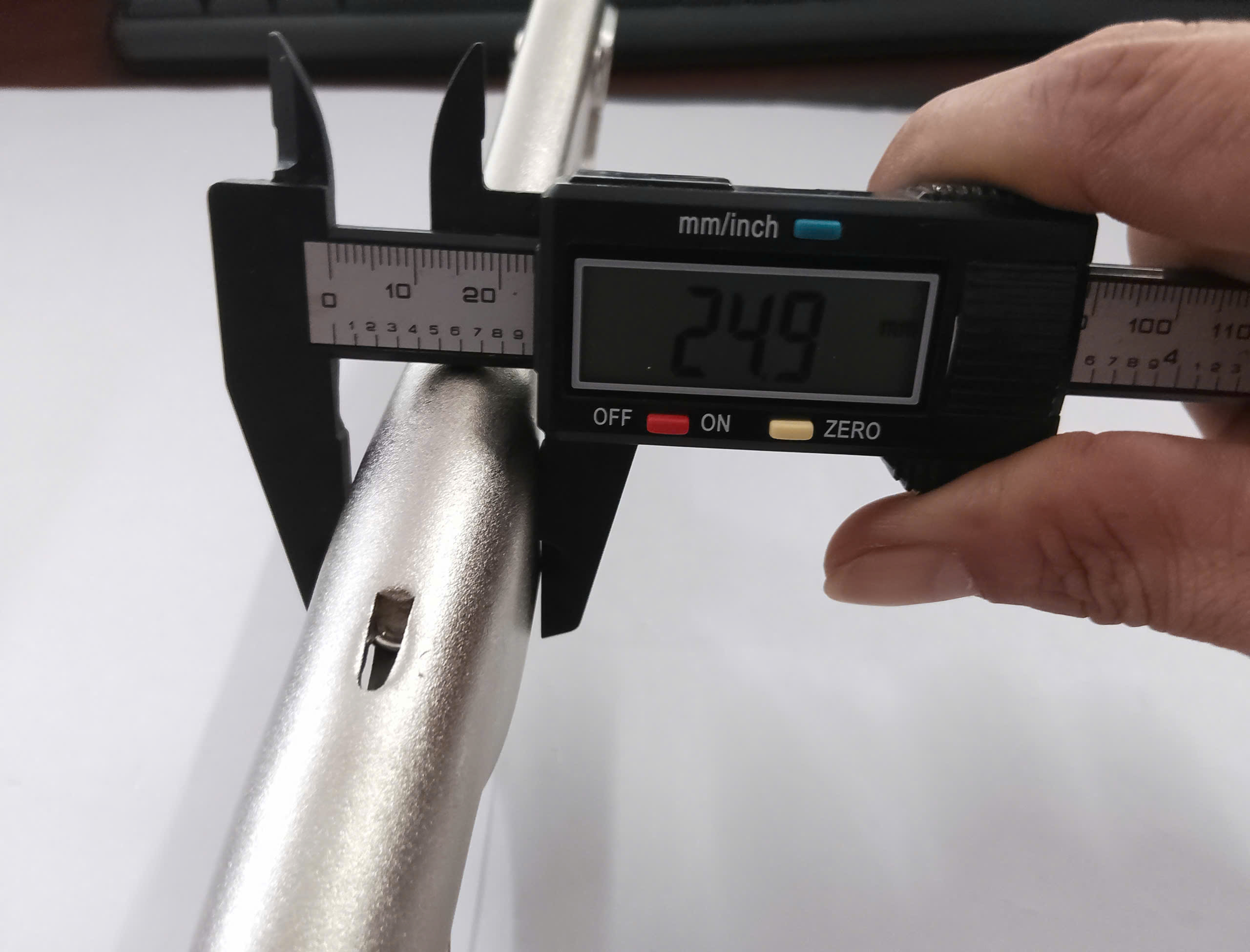 Hình ảnh 12 của mặt hàng Kìm bấm trắng lớn 12 inch Century