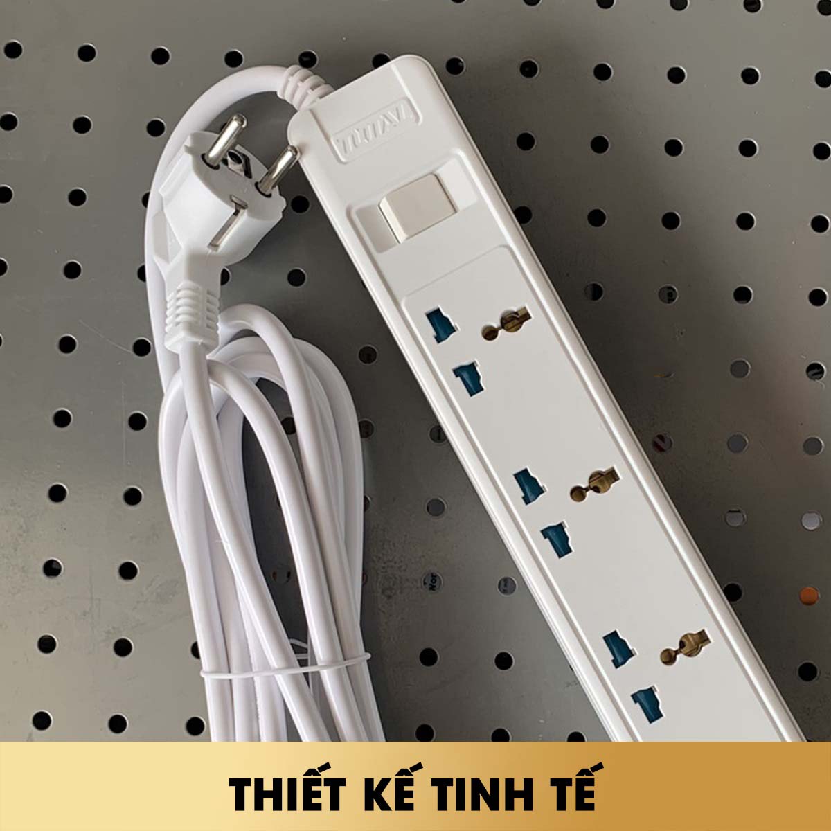 Hình ảnh 5 của mặt hàng Ổ cắm điện 3 chấu có cổng USB Total THES13041VSB