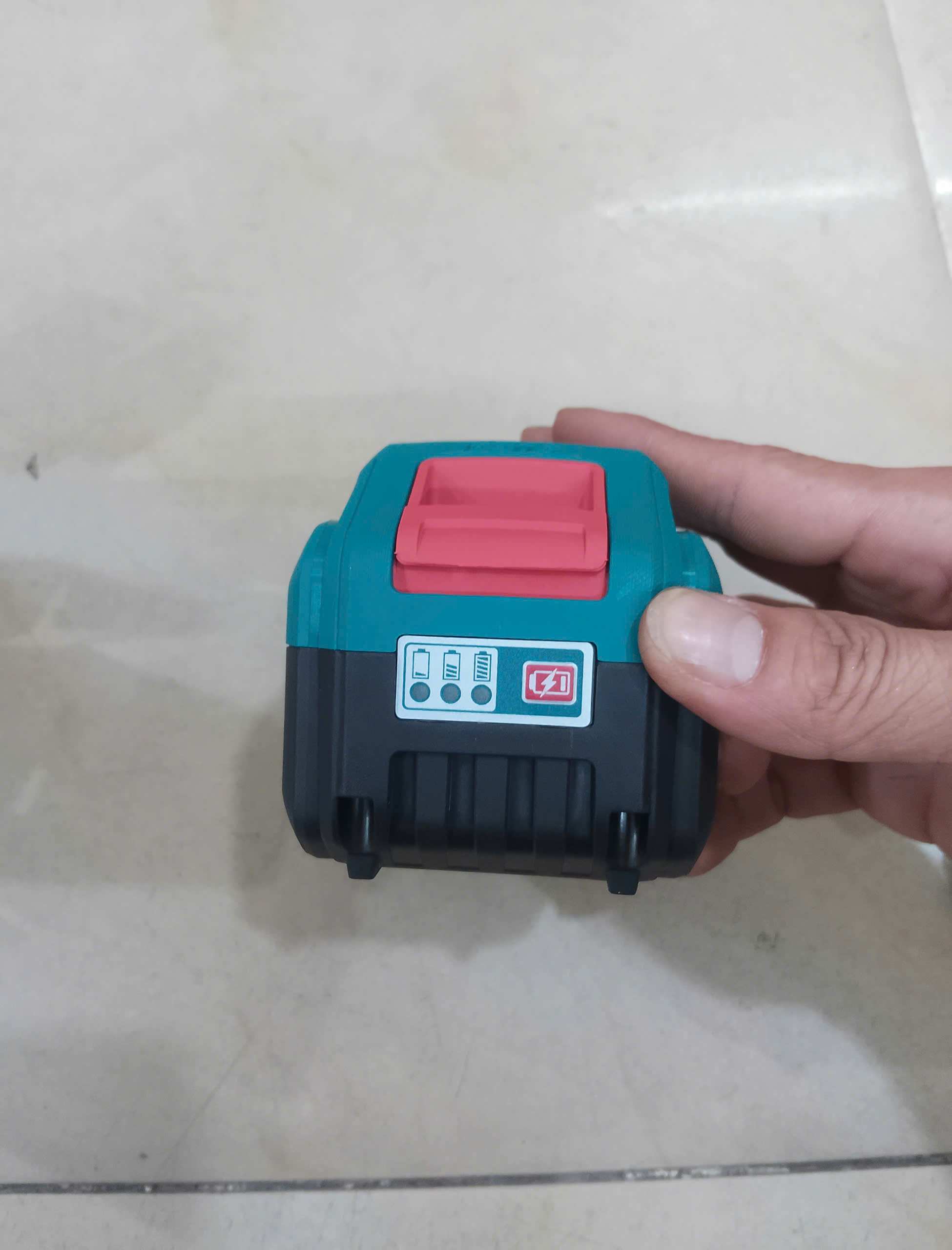 Hình ảnh 12 của mặt hàng Pin Lithium-ion 20V/6.0Ah Total TFBLI2060