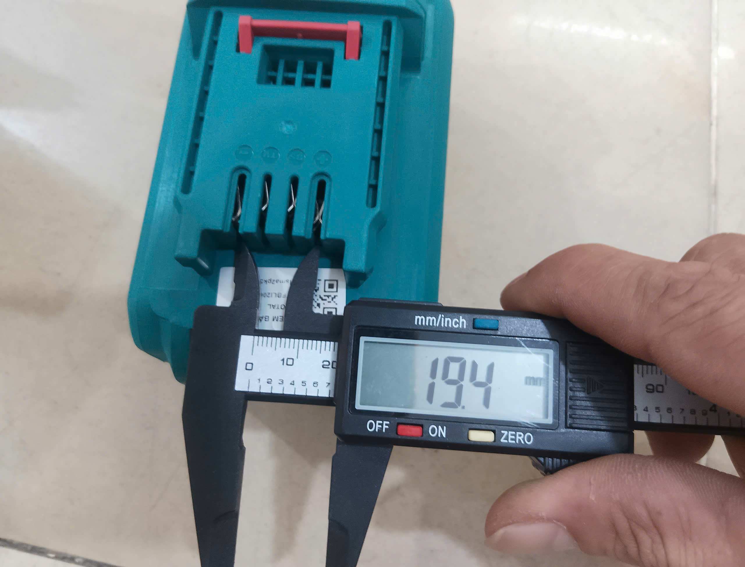 Hình ảnh 14 của mặt hàng Pin Lithium-ion 20V/6.0Ah Total TFBLI2060
