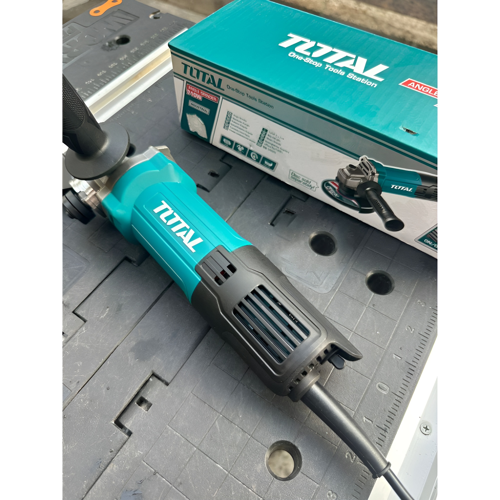 Hình ảnh 7 của mặt hàng Máy mài góc 710W Total TG10710076