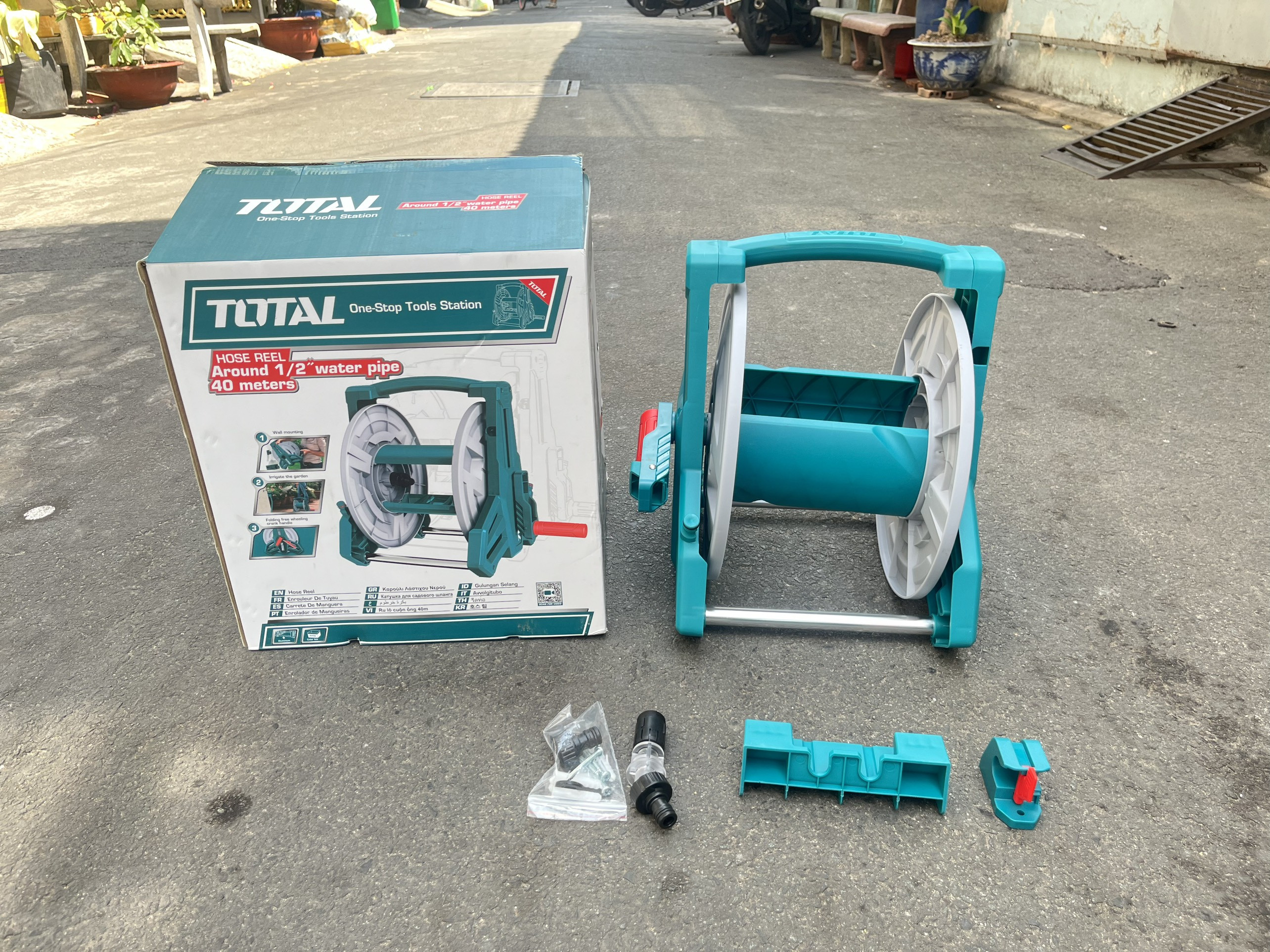 Hình ảnh 1 của mặt hàng Dụng cụ cuộn ống nước Total THHR40122