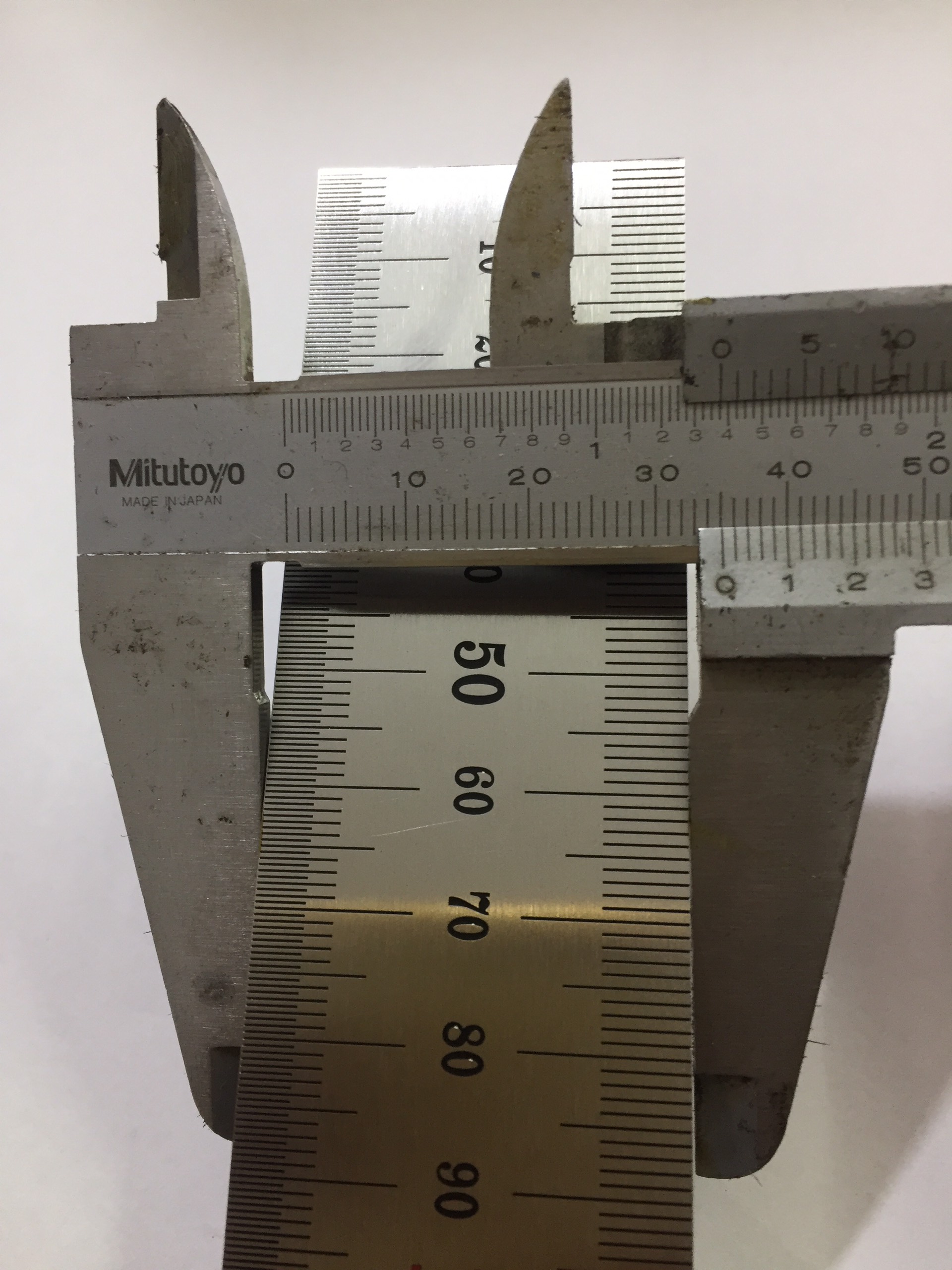 Hình ảnh 3 của mặt hàng Thước lá inox 1000mm Century mỗi mặt một hệ đo
