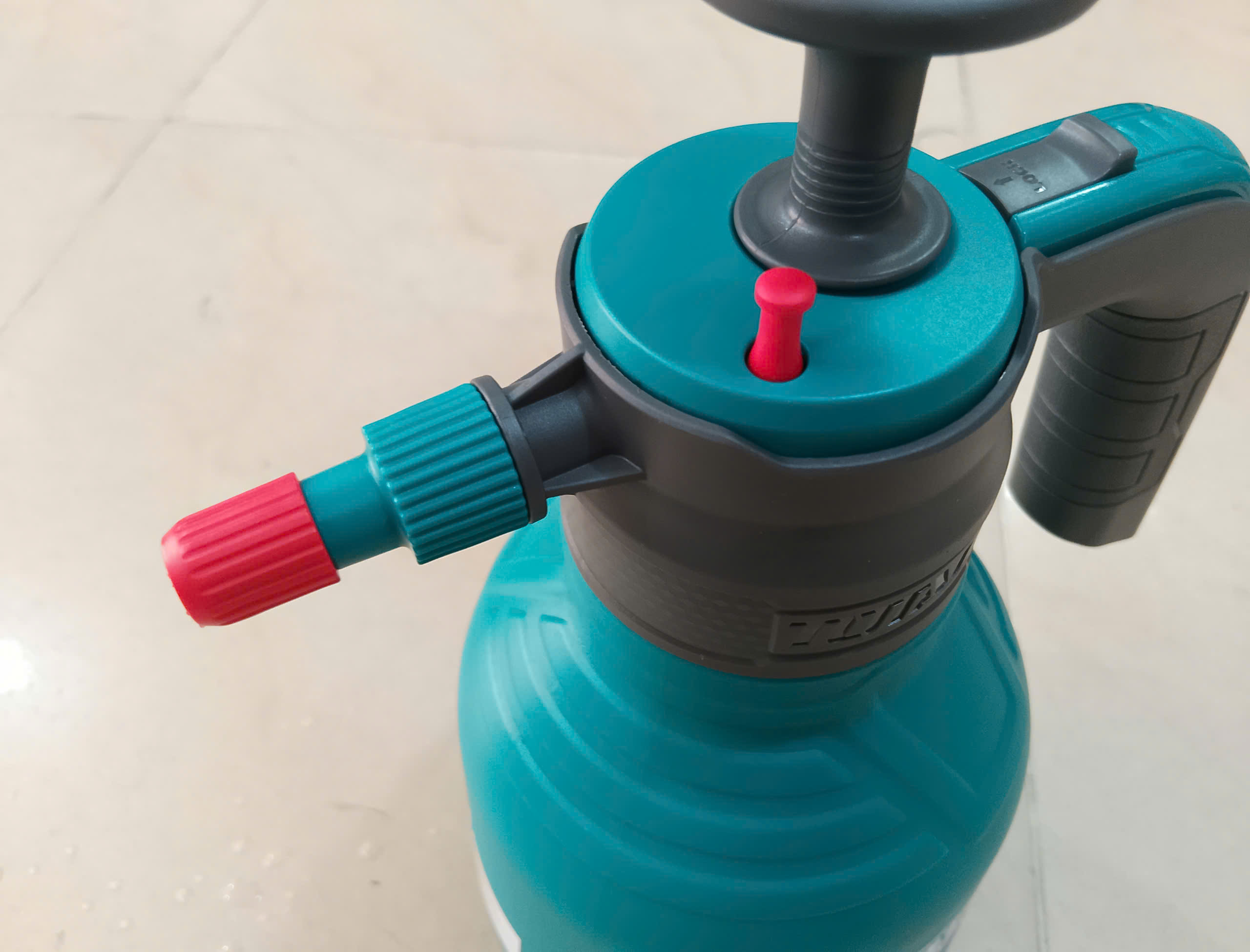 Hình ảnh 30 của mặt hàng Bình xịt 2L Total