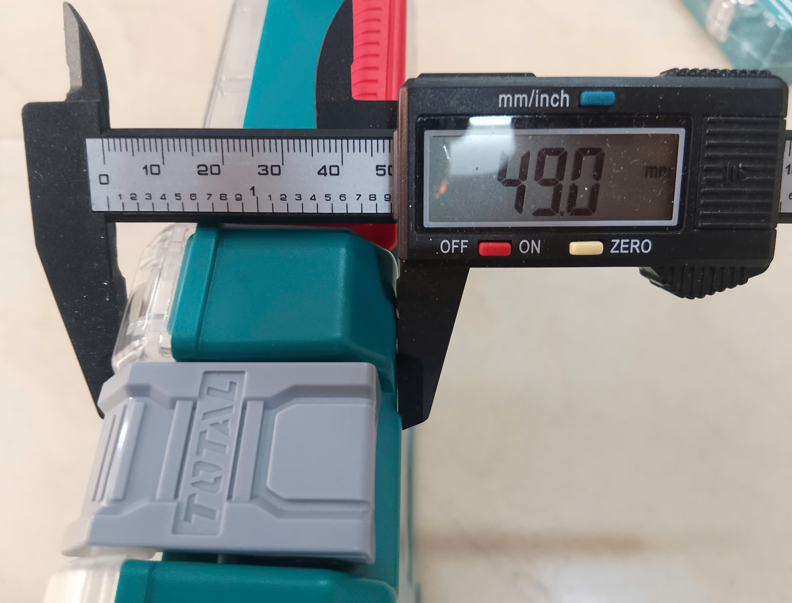 Hình ảnh 10 của mặt hàng Bộ 24 mũi phay đuôi 12mm Total