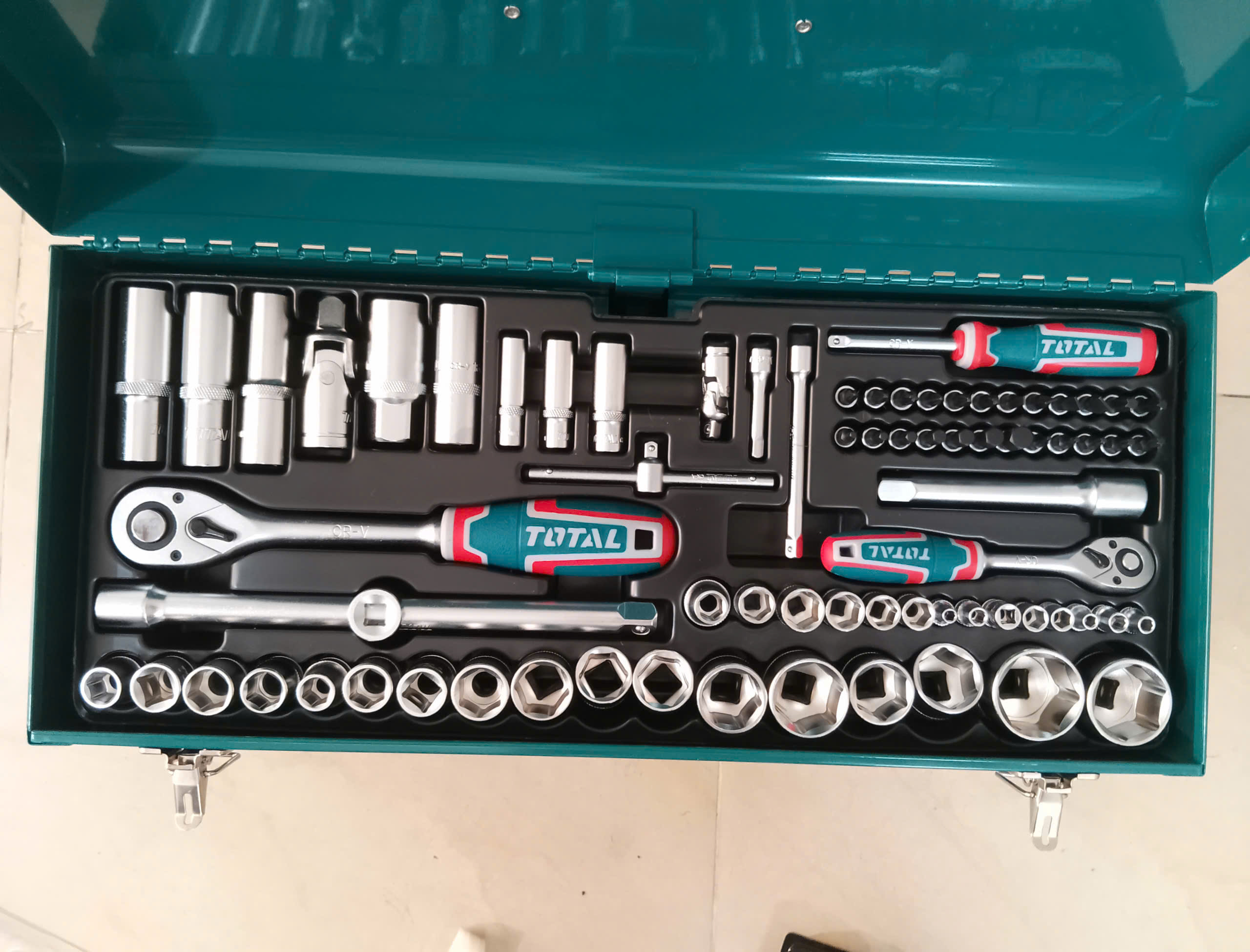 Hình ảnh 9 của mặt hàng Bộ 132 công cụ trong hộp sắt Total