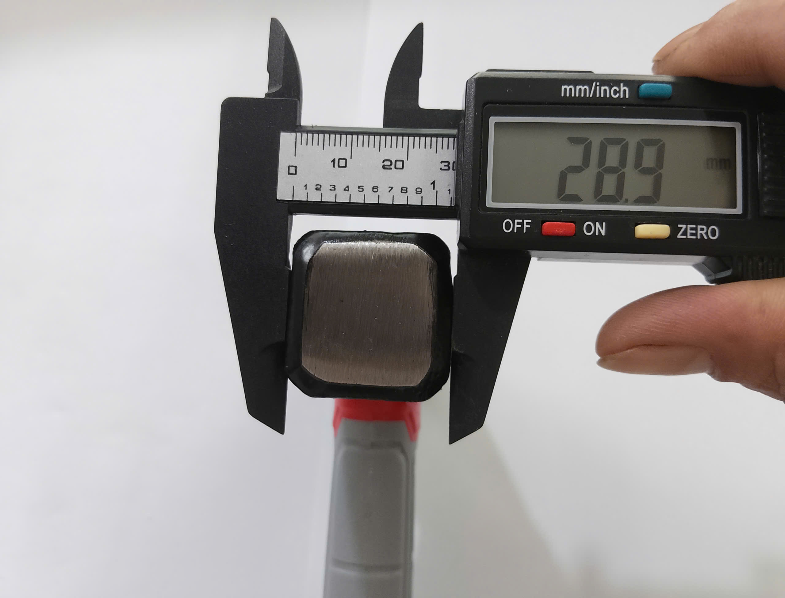 Hình ảnh 10 của mặt hàng Búa đinh đầu dẹp & vuông 500g Total