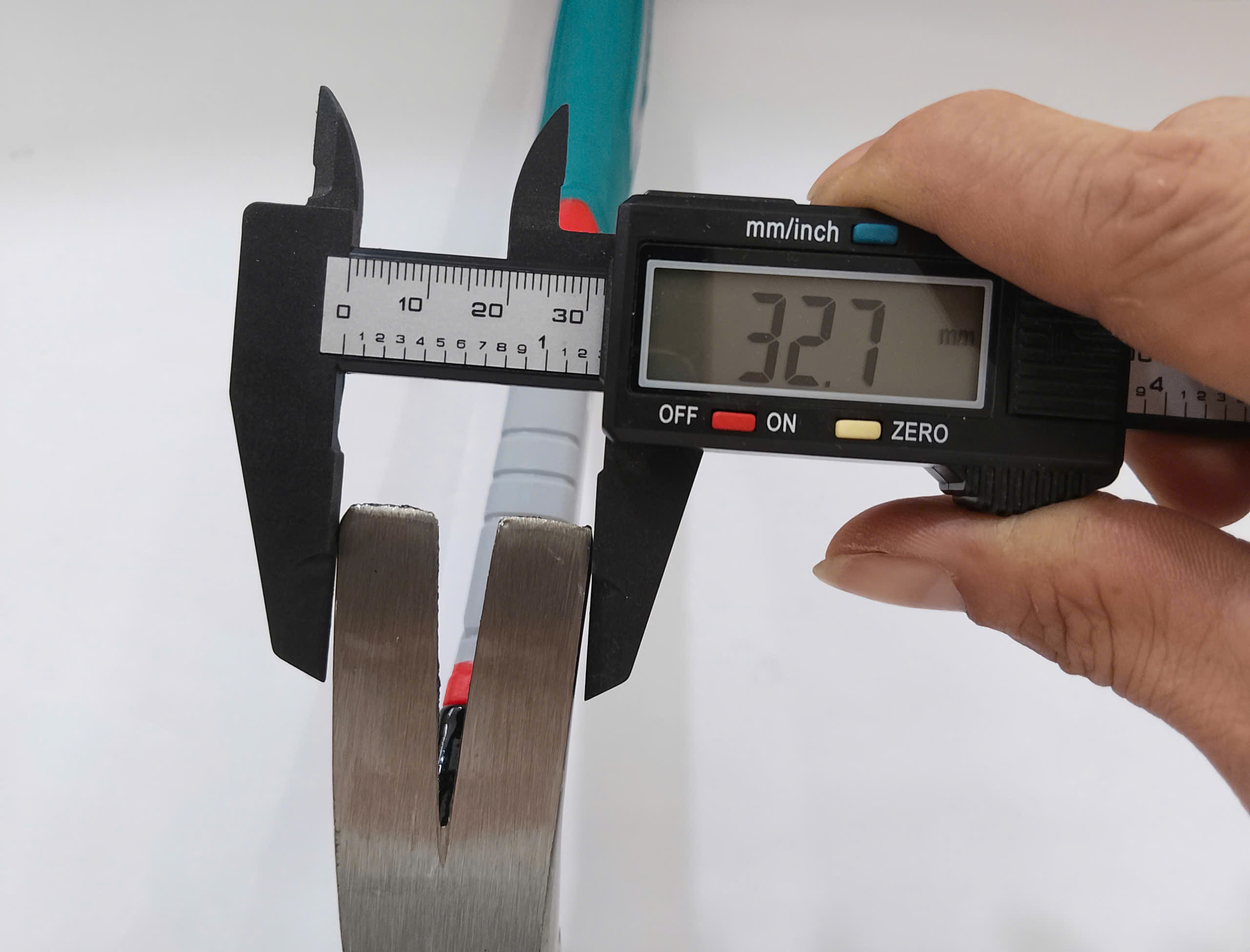 Hình ảnh 14 của mặt hàng Búa nhổ đinh 450g Total