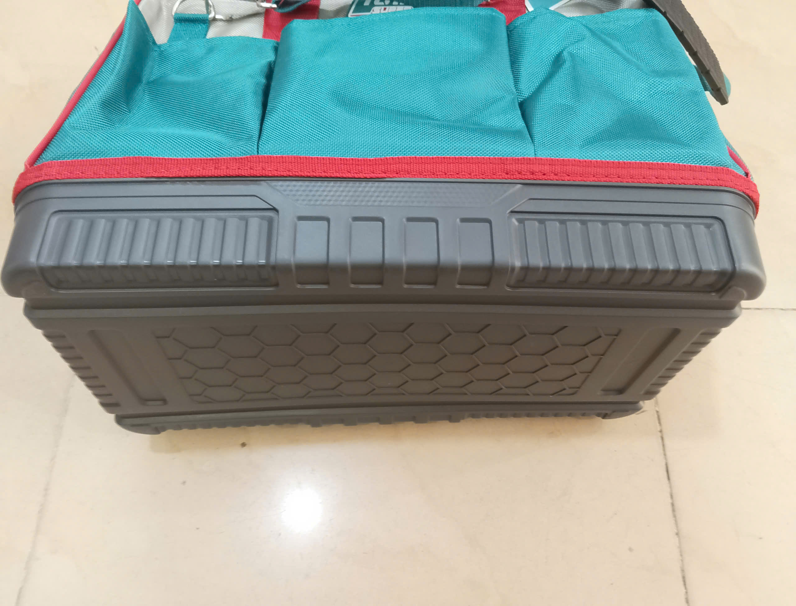 Hình ảnh 13 của mặt hàng Giỏ đựng công cụ 16 inch Total