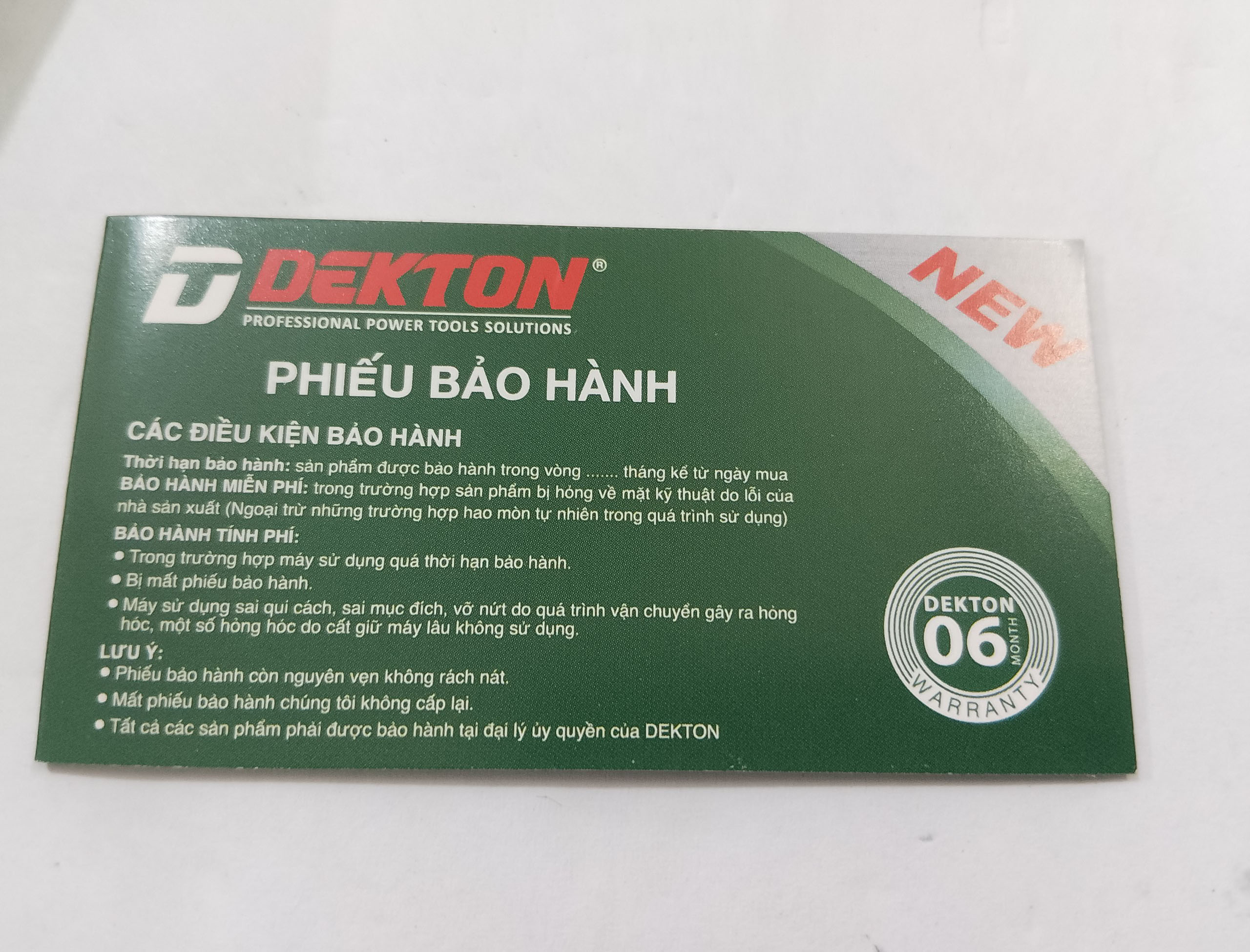 Hình ảnh 1 của mặt hàng XANH - DKCV0402 - Máy tháo lắp ốc vít cầm tay hoạt động bằng pin hiệu DEKTON; 4V- (40/T)