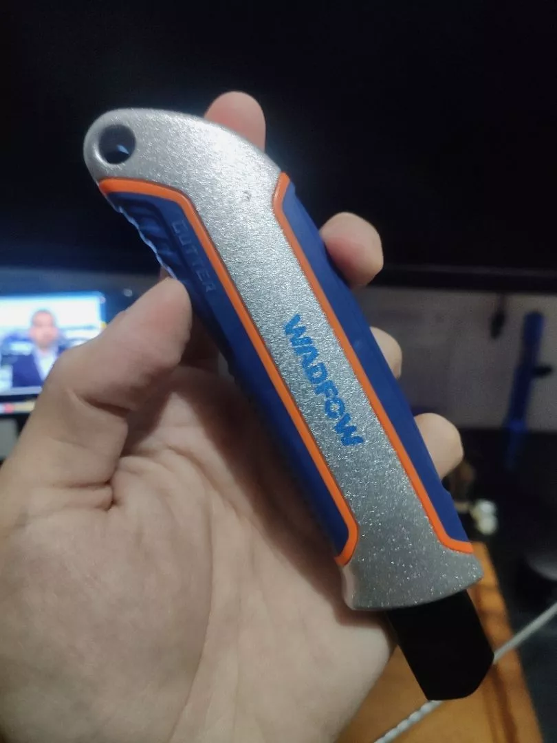 Hình ảnh 1 của mặt hàng Dao rọc giấy tự khóa 160mm Wadfow