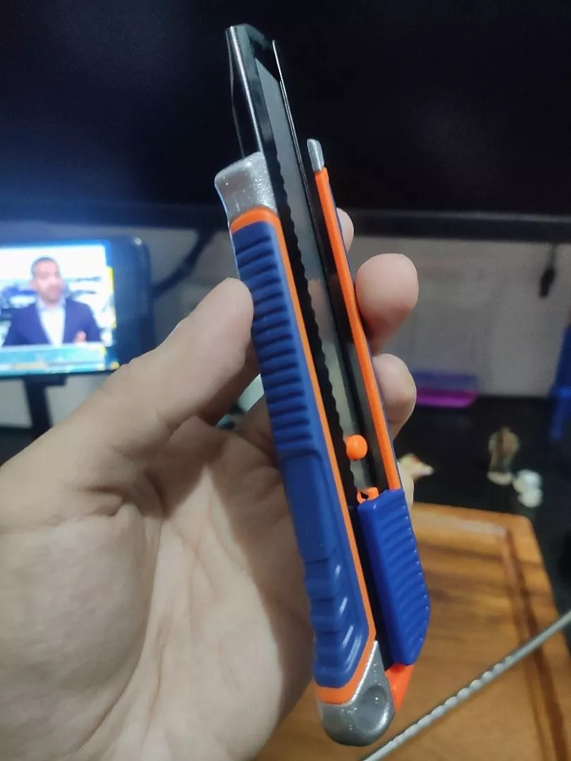 Hình ảnh 3 của mặt hàng Dao rọc giấy tự khóa 160mm Wadfow