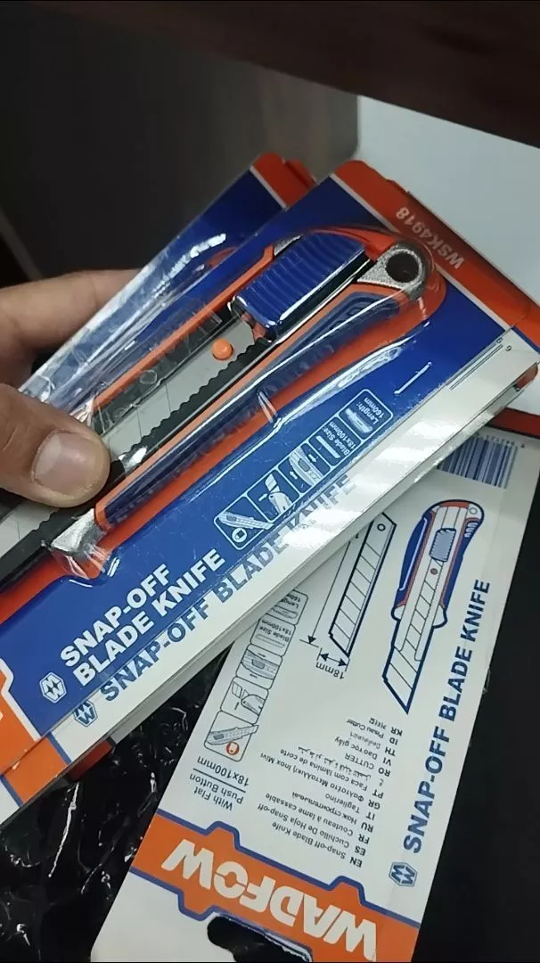 Hình ảnh 4 của mặt hàng Dao rọc giấy tự khóa 160mm Wadfow