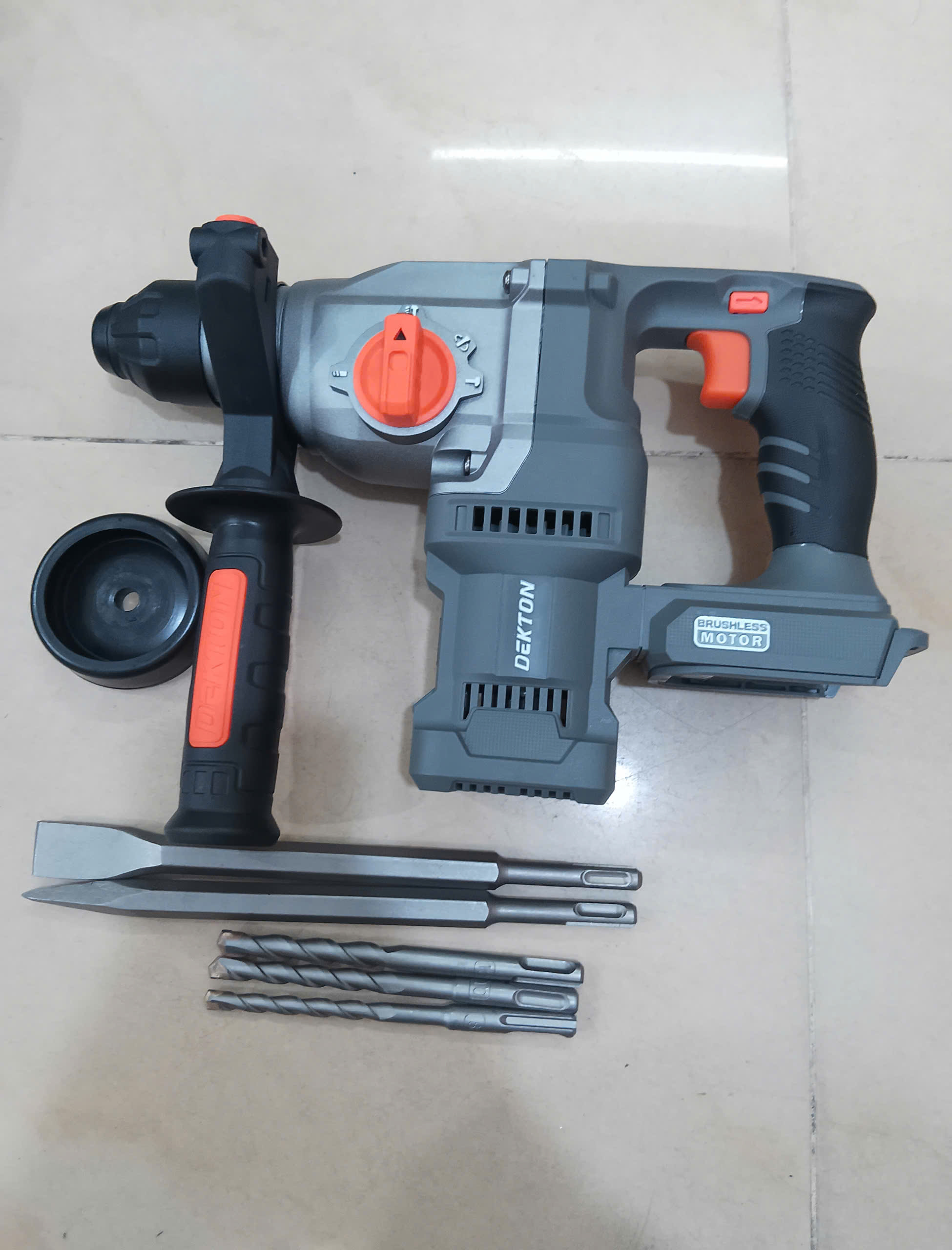 Hình ảnh 22 của mặt hàng Thân Máy Khoan Bê Tông Pin 3 chức năng Dekton M21-RH2603PLUS màu XÁM