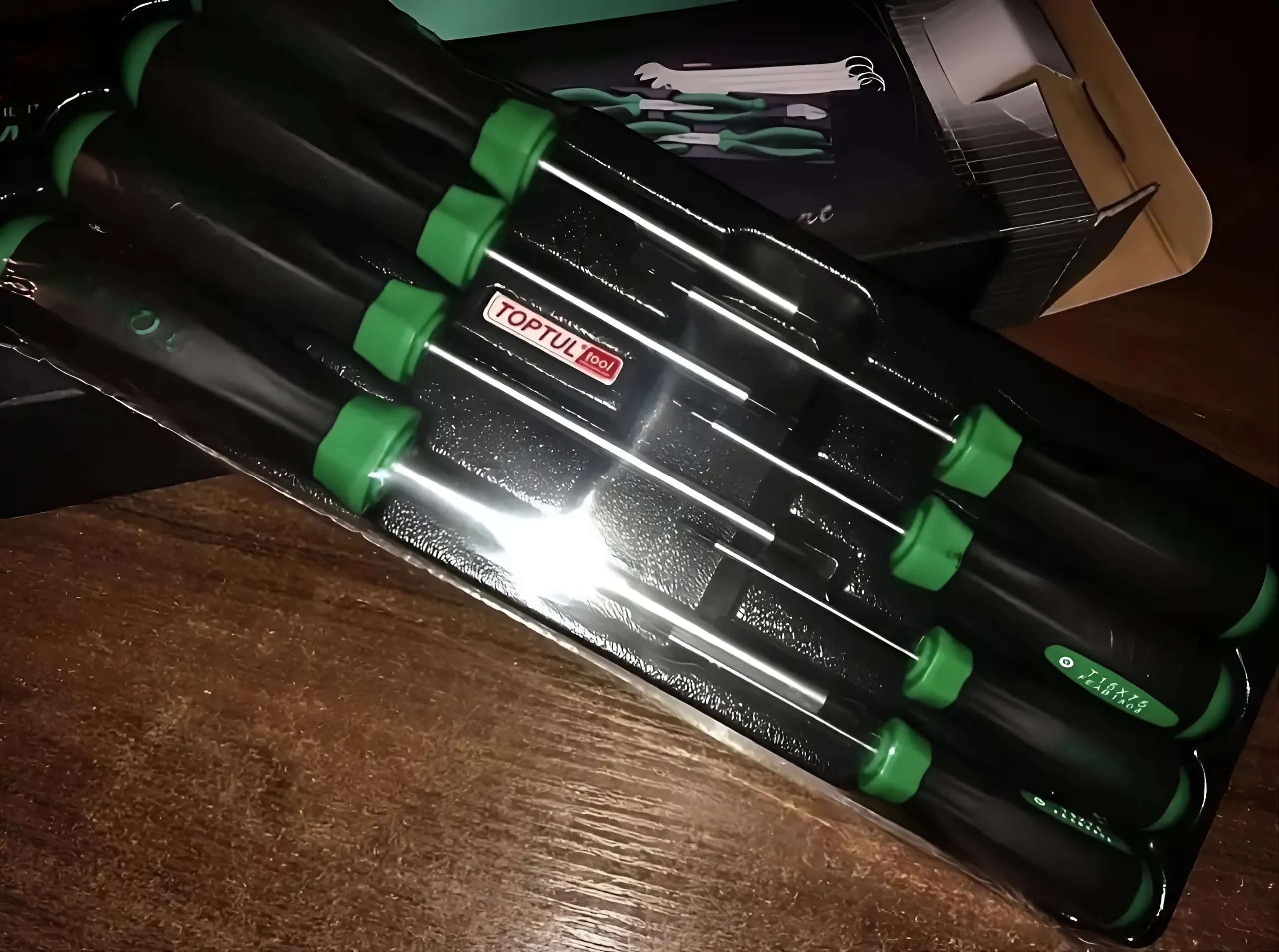 Hình ảnh 7 của mặt hàng Bộ tua vít sao lỗ 8 chi tiết Toptul