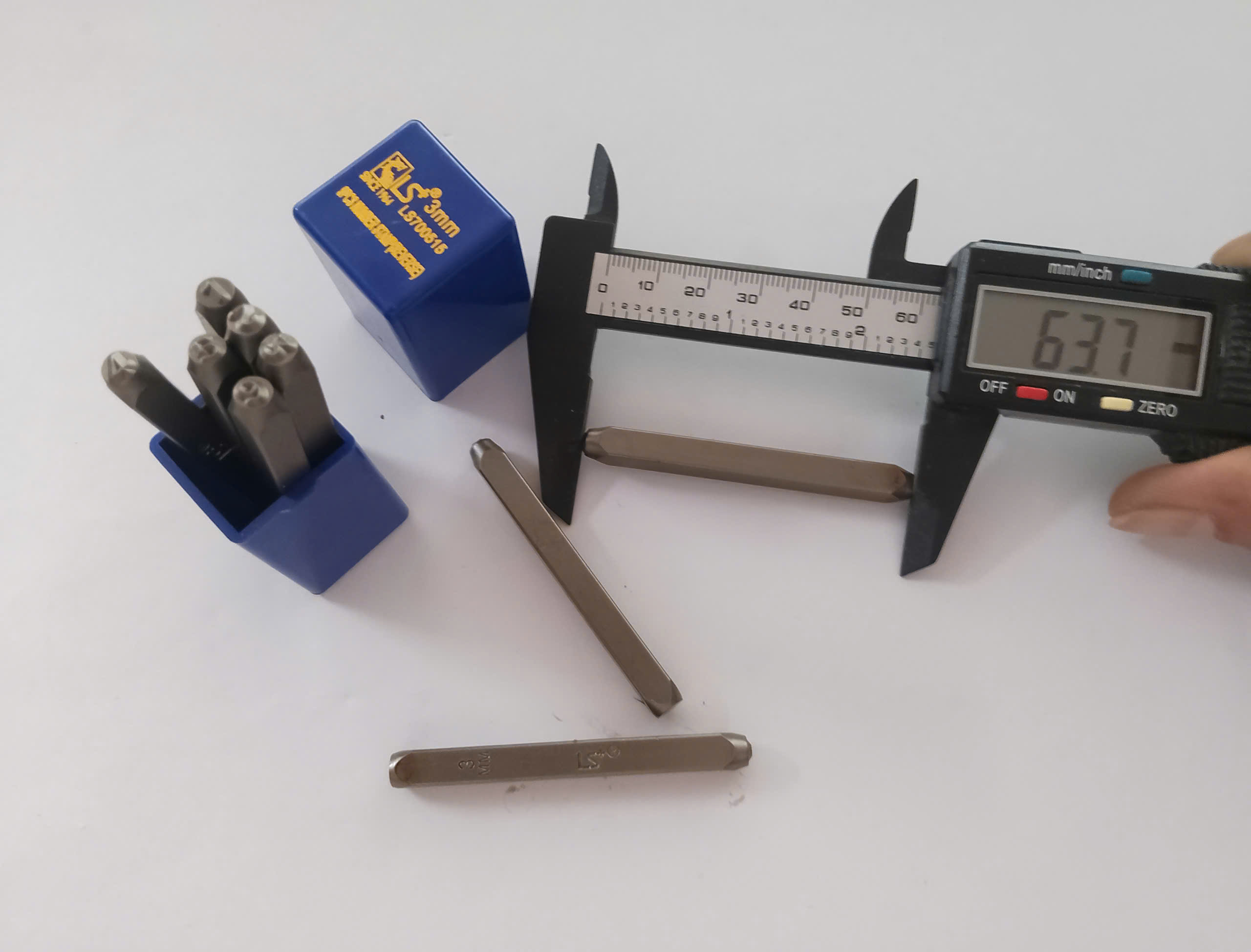 Hình ảnh 4 của mặt hàng Đóng Số Bộ 9pcs Ngược 3mm LS+ - hộp xanh