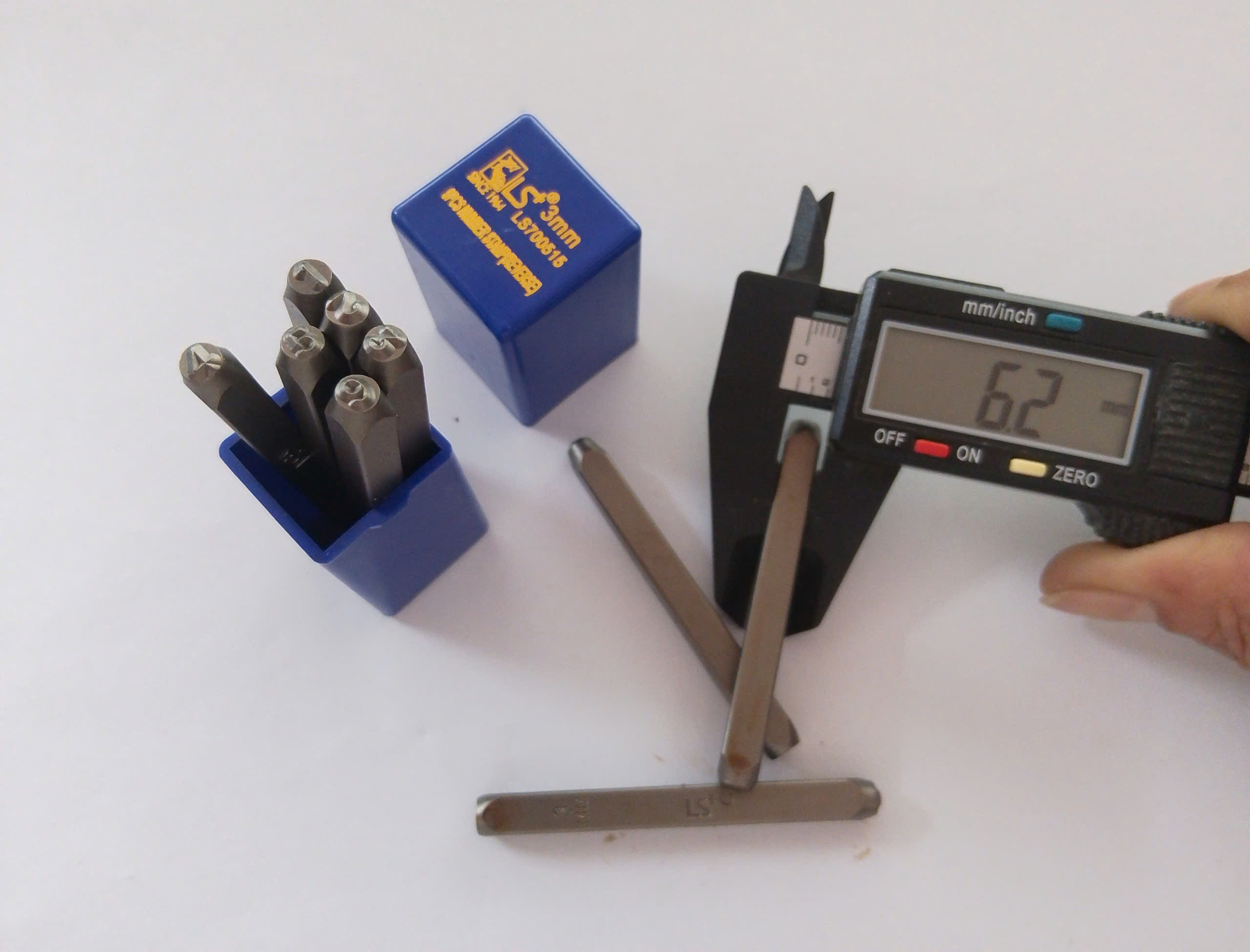 Hình ảnh 5 của mặt hàng Đóng Số Bộ 9pcs Ngược 3mm LS+ - hộp xanh