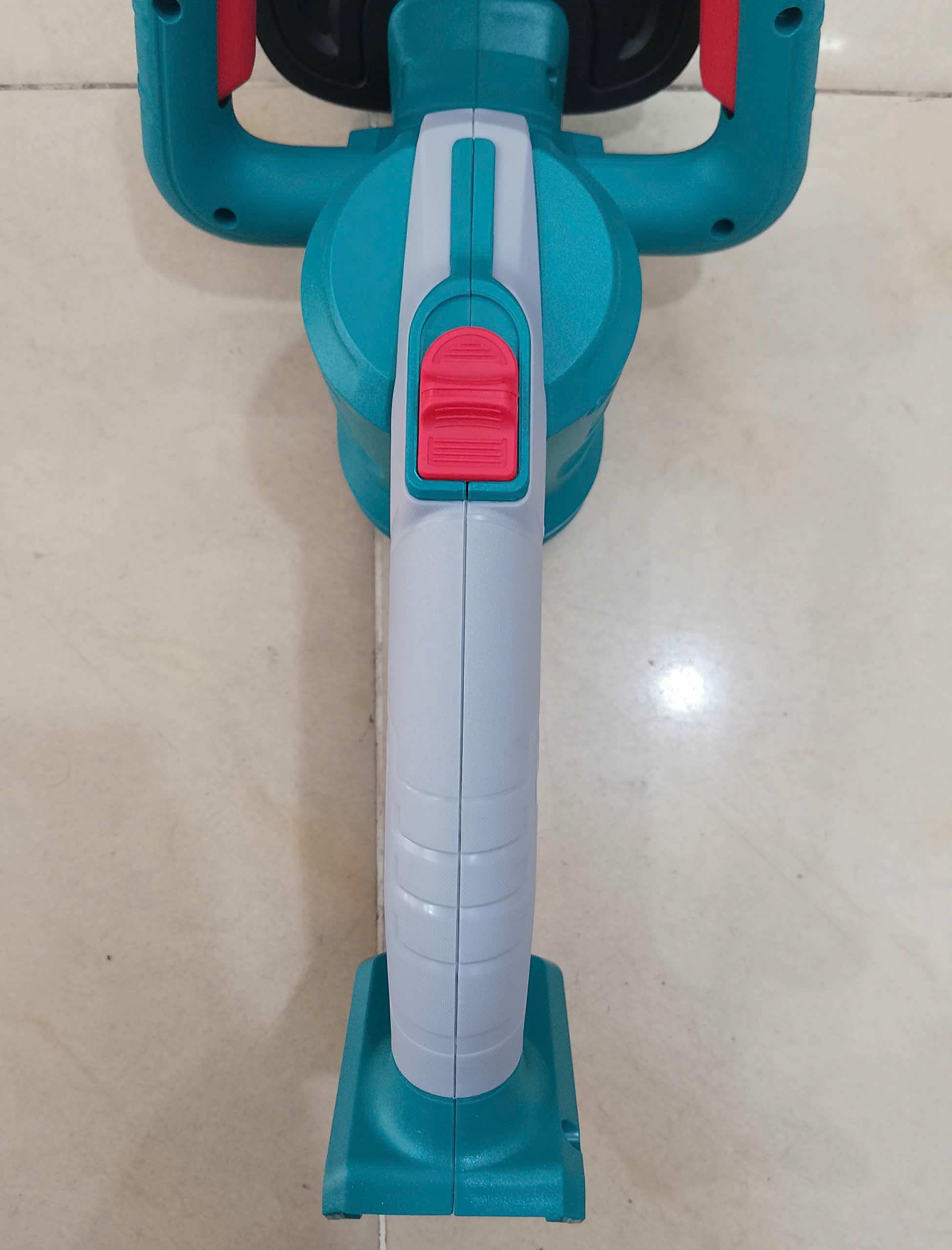 Hình ảnh 7 của mặt hàng Máy cắt hàng rào dùng pin 20V Total (không gồm pin và sạc)