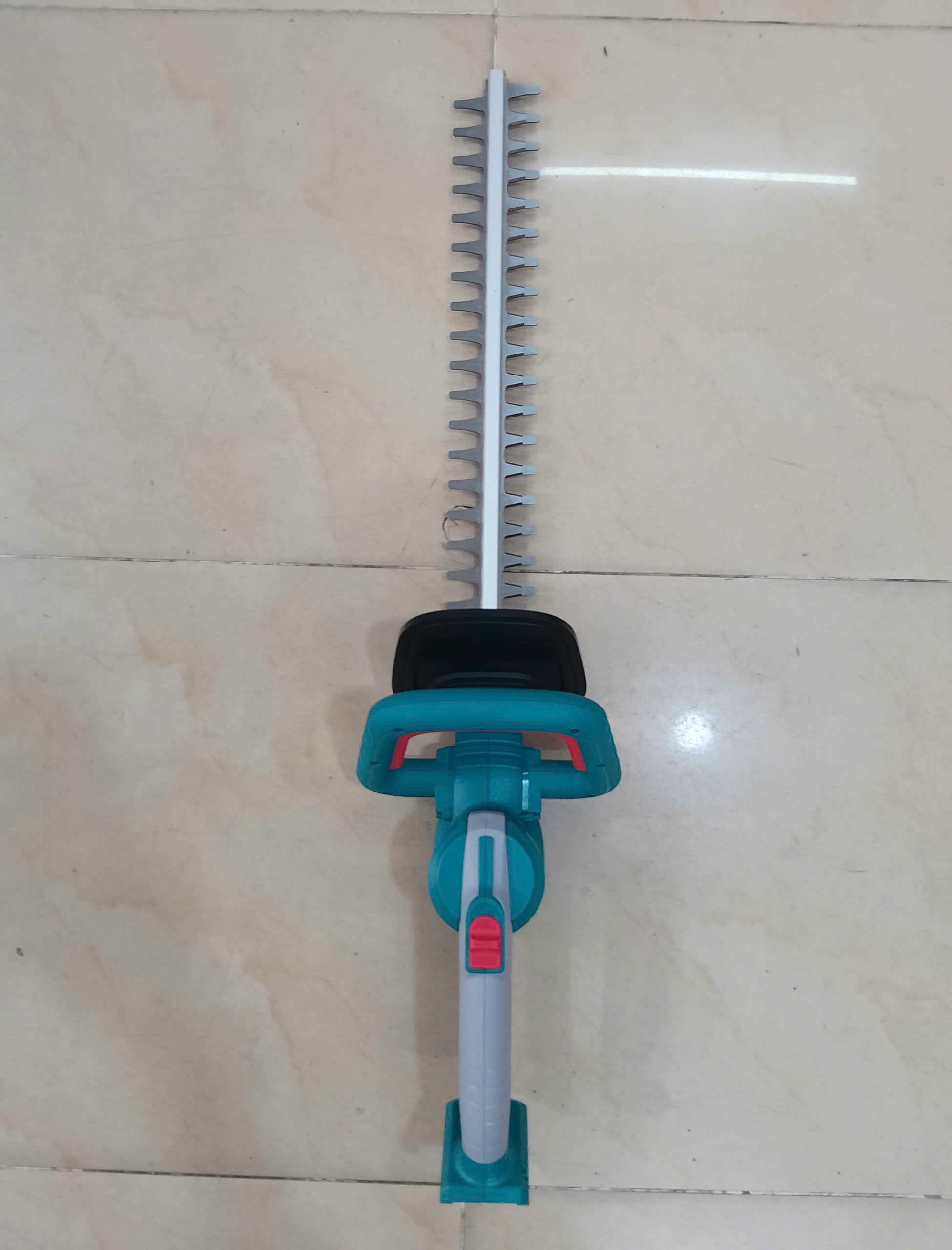 Hình ảnh 8 của mặt hàng Máy cắt hàng rào dùng pin 20V Total (không gồm pin và sạc)