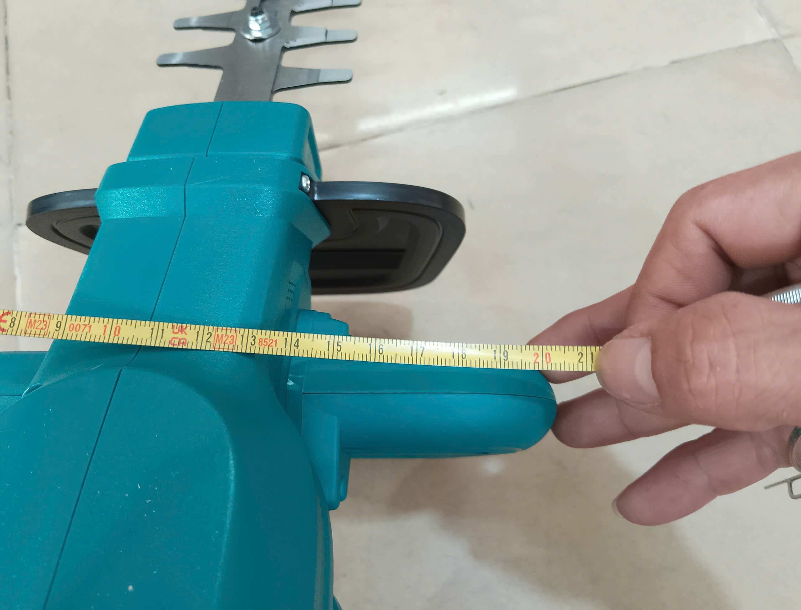 Hình ảnh 11 của mặt hàng Máy cắt hàng rào dùng pin 20V Total (không gồm pin và sạc)