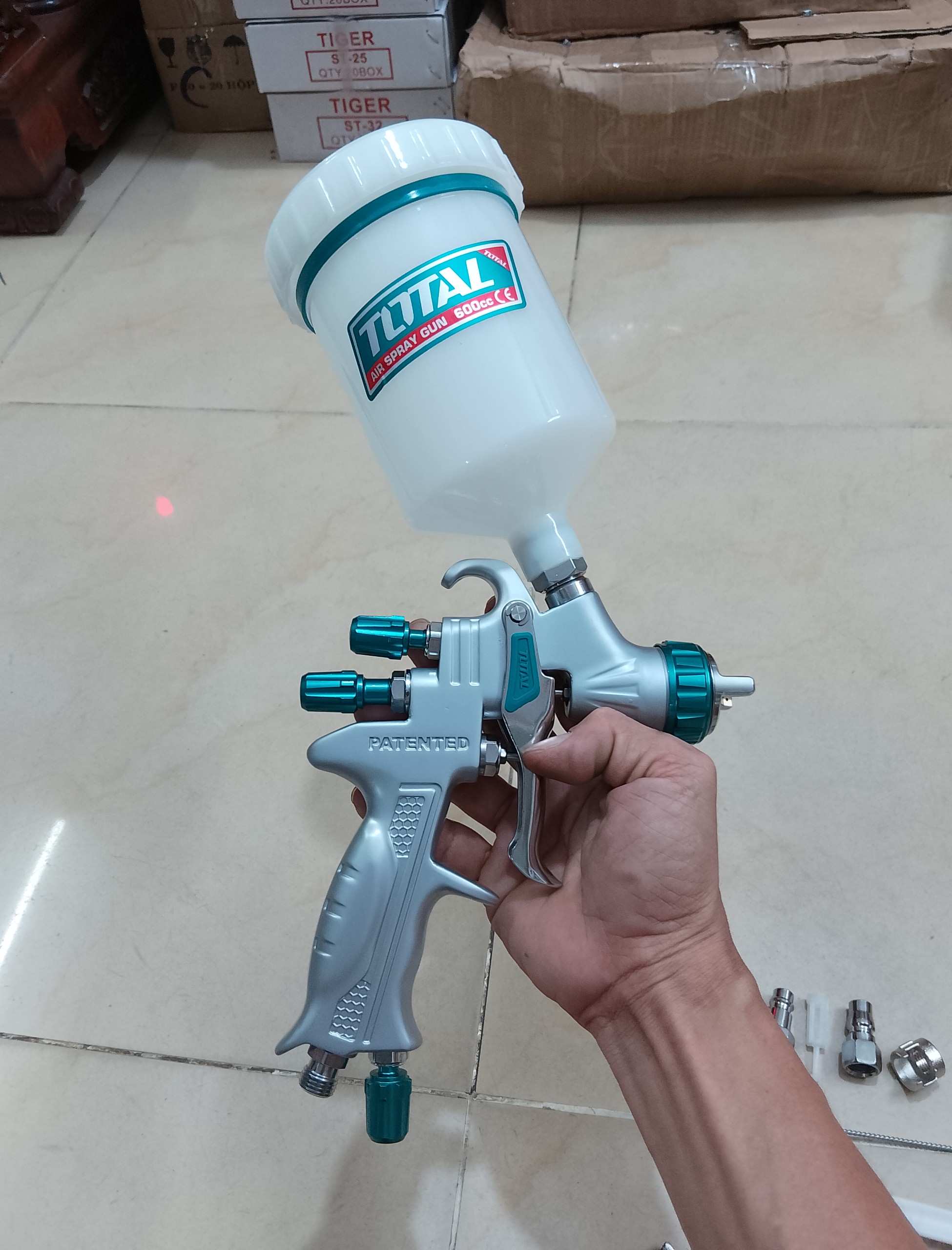 Hình ảnh 6 của mặt hàng SÚNG PHUN SƠN 600cc