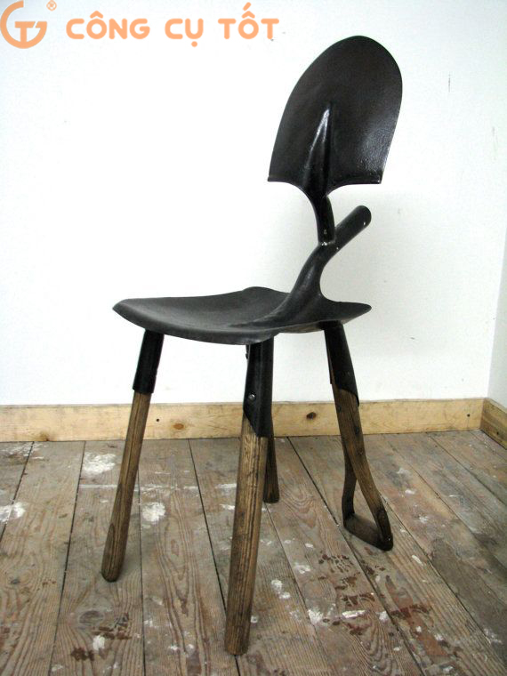 Những chiếc ghế làm từ xẻng vừa có thể ngồi lại có thể làm đồ decor trang trí 