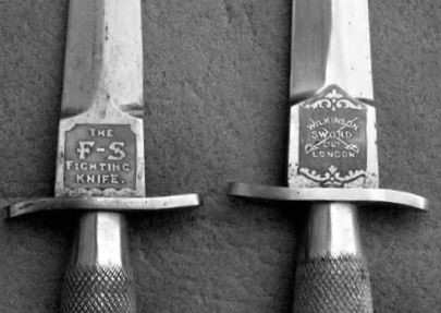 Hai mặt khắc của dao Fairbairn – Sykes phiên bản đầu tiên