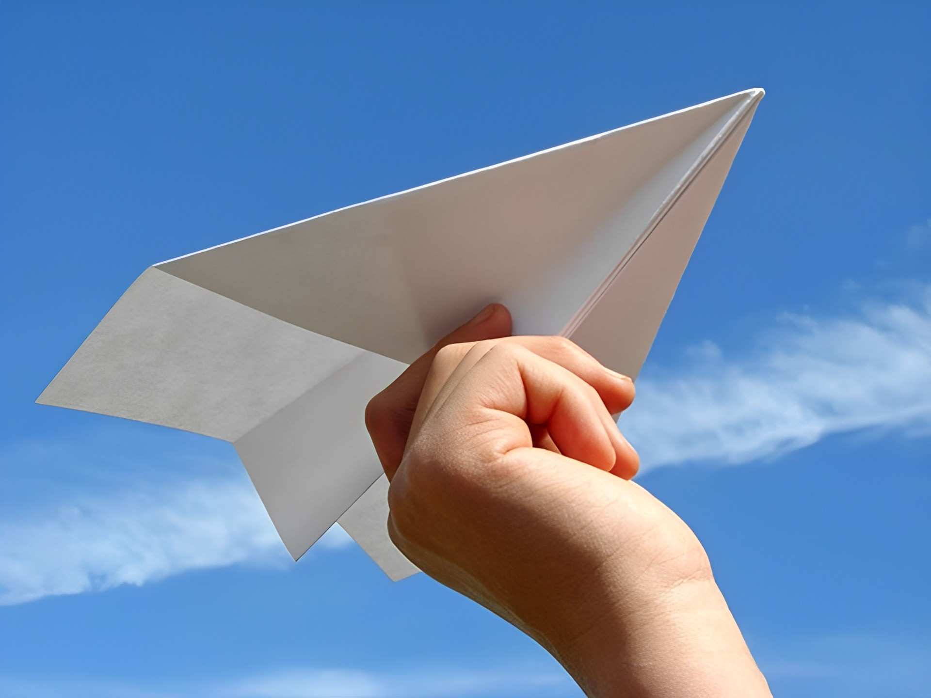 Máy bay giấy.