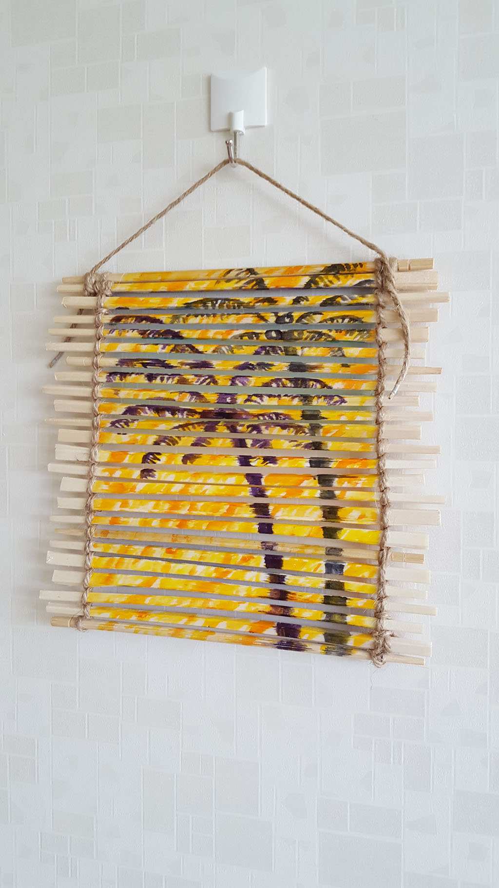Bức tranh cây dừa từ đũa dùng một lần