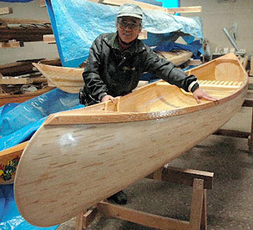 Chiếc thuyền được chế tạo từ đũa dùng một lần