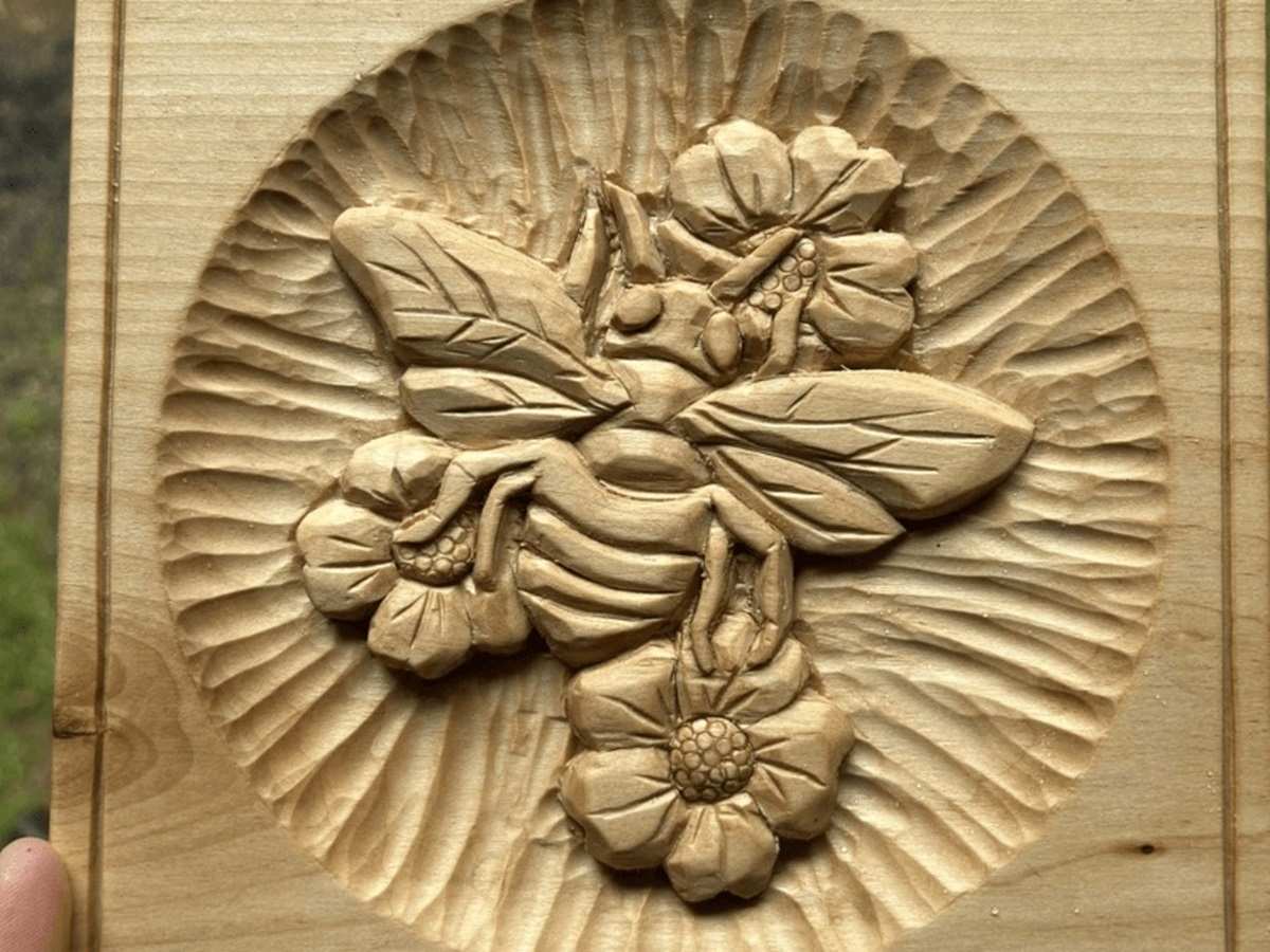 Phù điêu-Khắc gỗ-Hoàn thiện bằng sáp ong