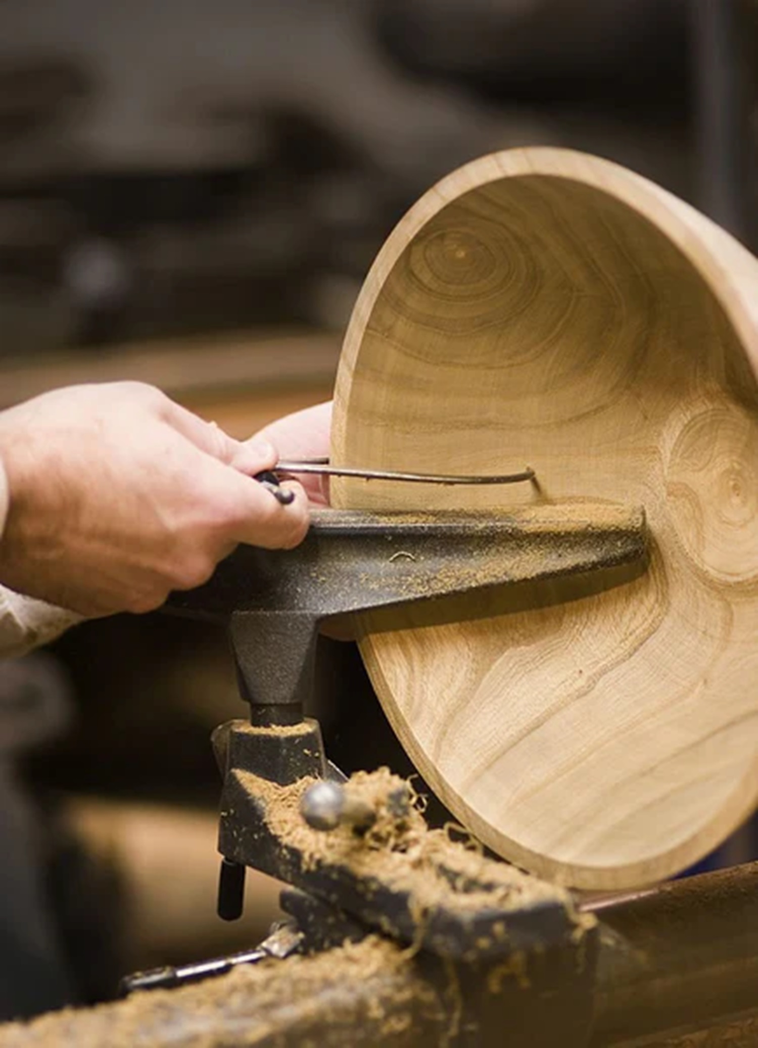 Tại sao nên khắc bát gỗ