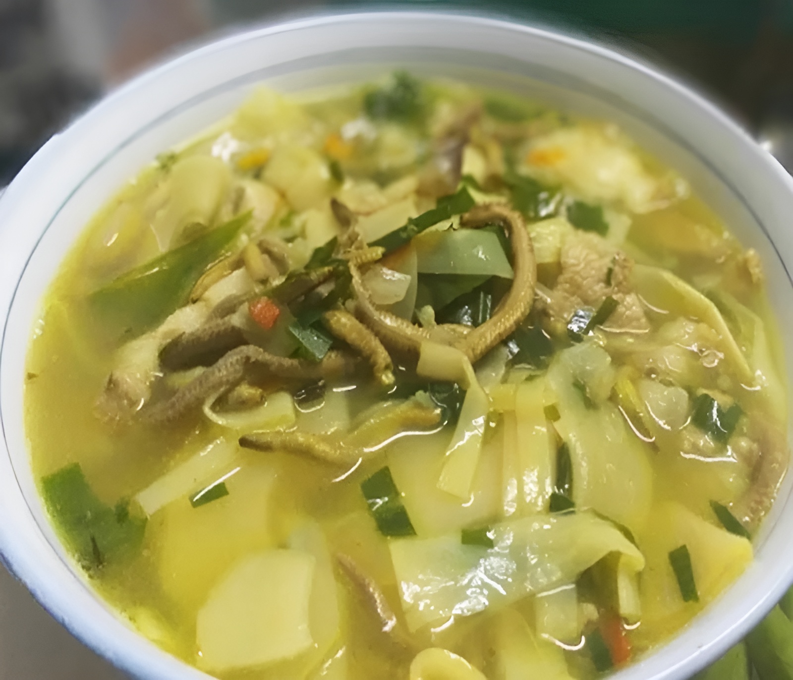 Canh rươi nấu măng