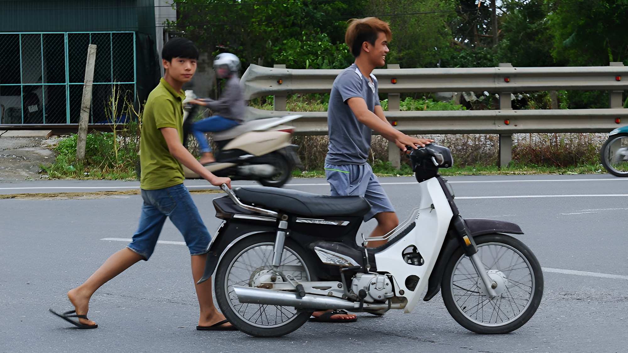 Những tình huống ' dở khóc dở cười' khi động cơ xe tiêu tốn quá nhiều nhiên liệu