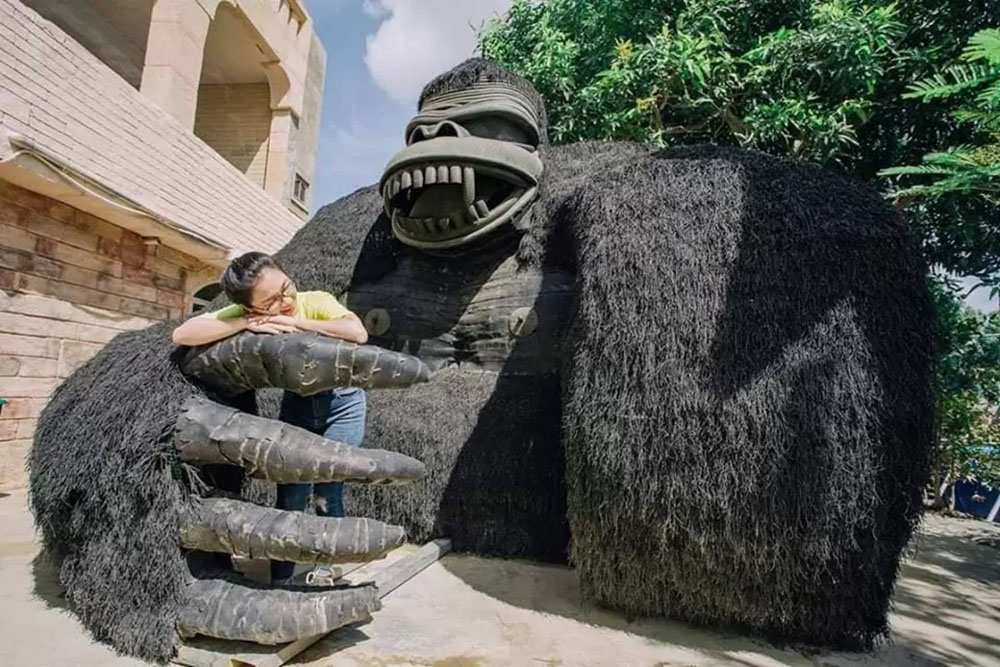 King Kong làm bằng lốp xe tái chế tại công viên lốp xe Tyres Park