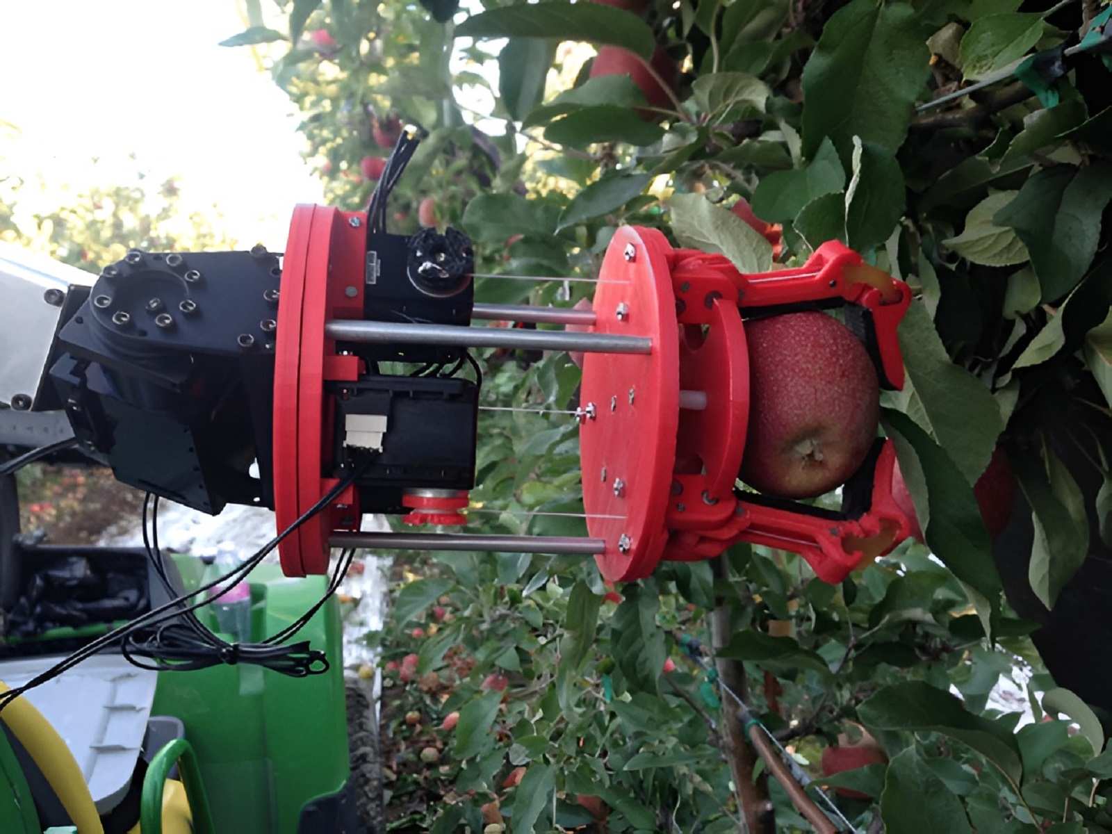Robot thu hoạch táo có chọn lọc