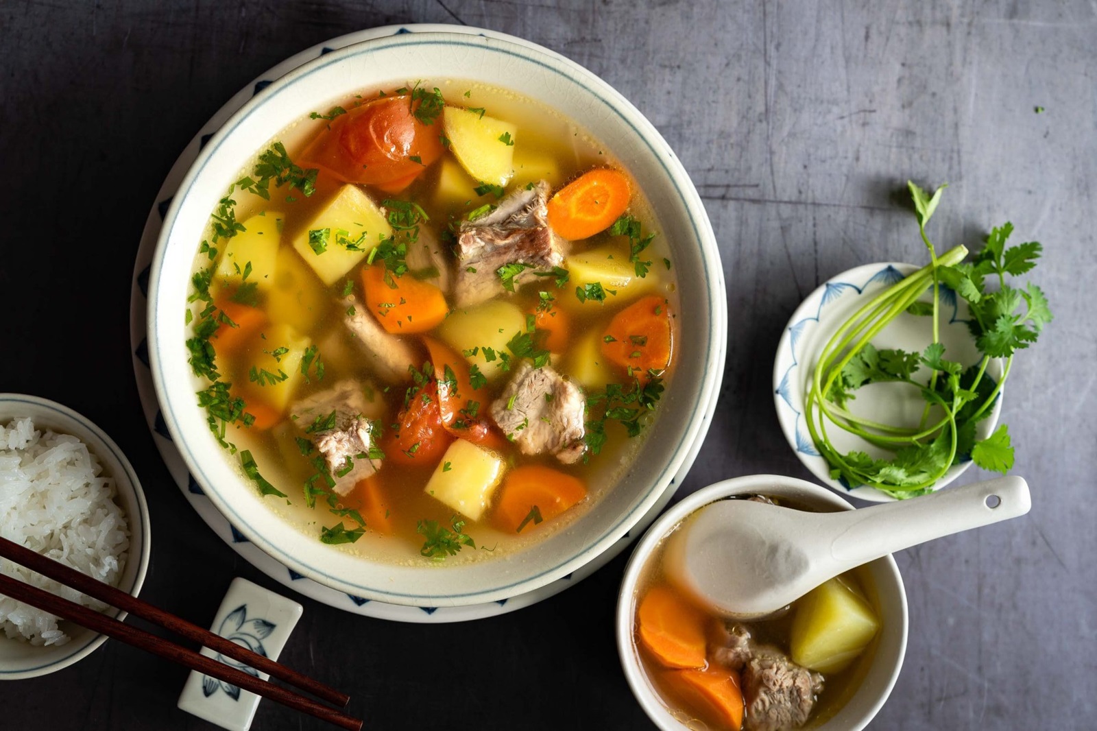 Canh khoai tây hầm xương