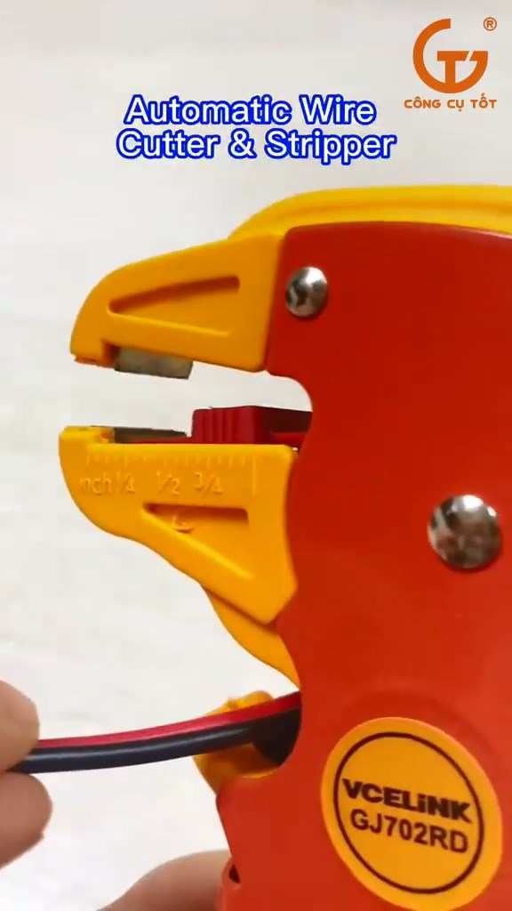 Phần lưỡi cắt dây điện sắc bén, có thể cắt đứt dây điện một cách dễ dàng