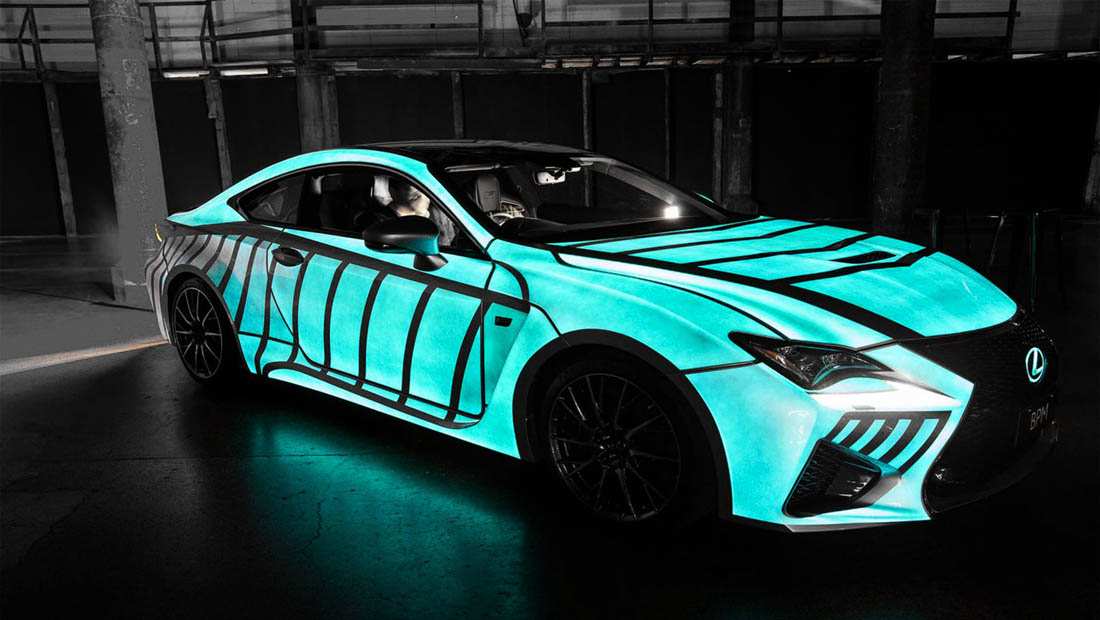 Một chiếc xe sử dụng hệ thông sơn điện phát sáng luminor