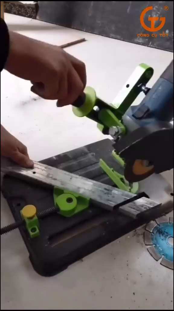 Thiết bị kẹp chỉnh có thể điều chỉnh góc để cắt vật liệu