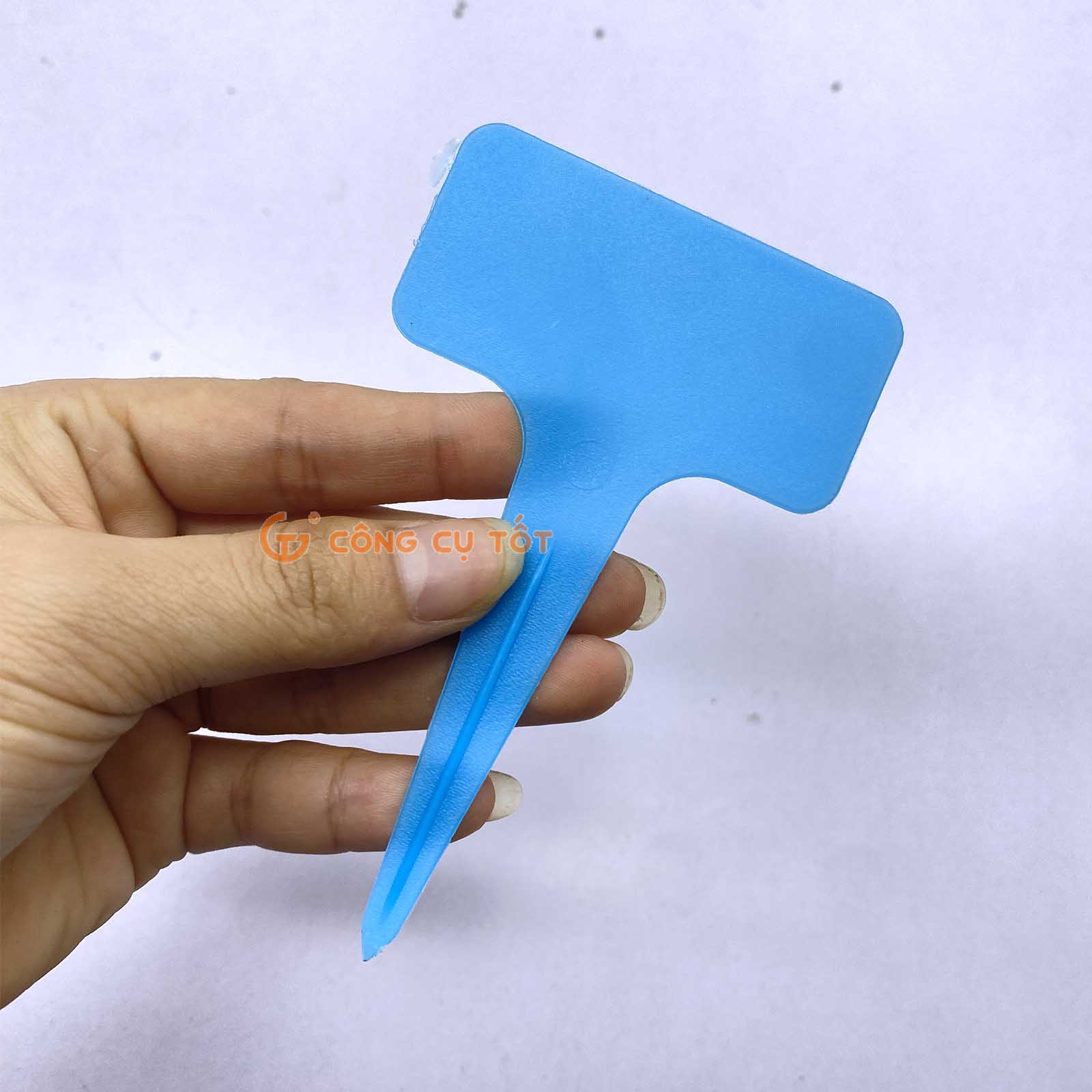 Thẻ ghi tên cây cắm đất hình chữ T 6x10cm bằng nhựa PP màu xanh trời